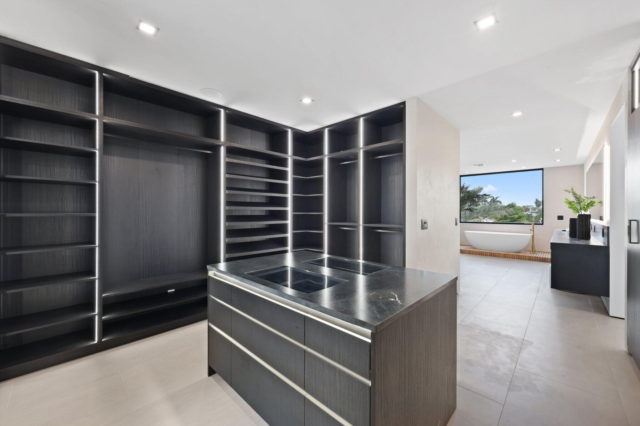 2825 NE 27TH Street