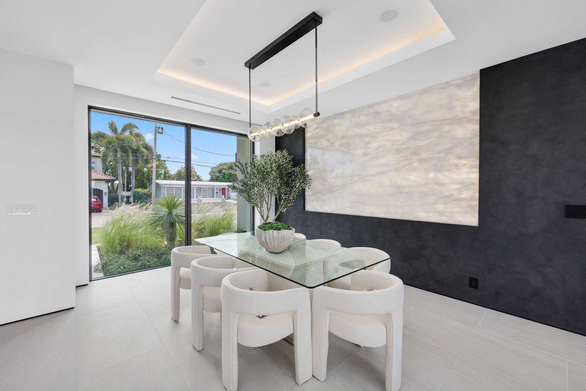 2825 NE 27TH Street