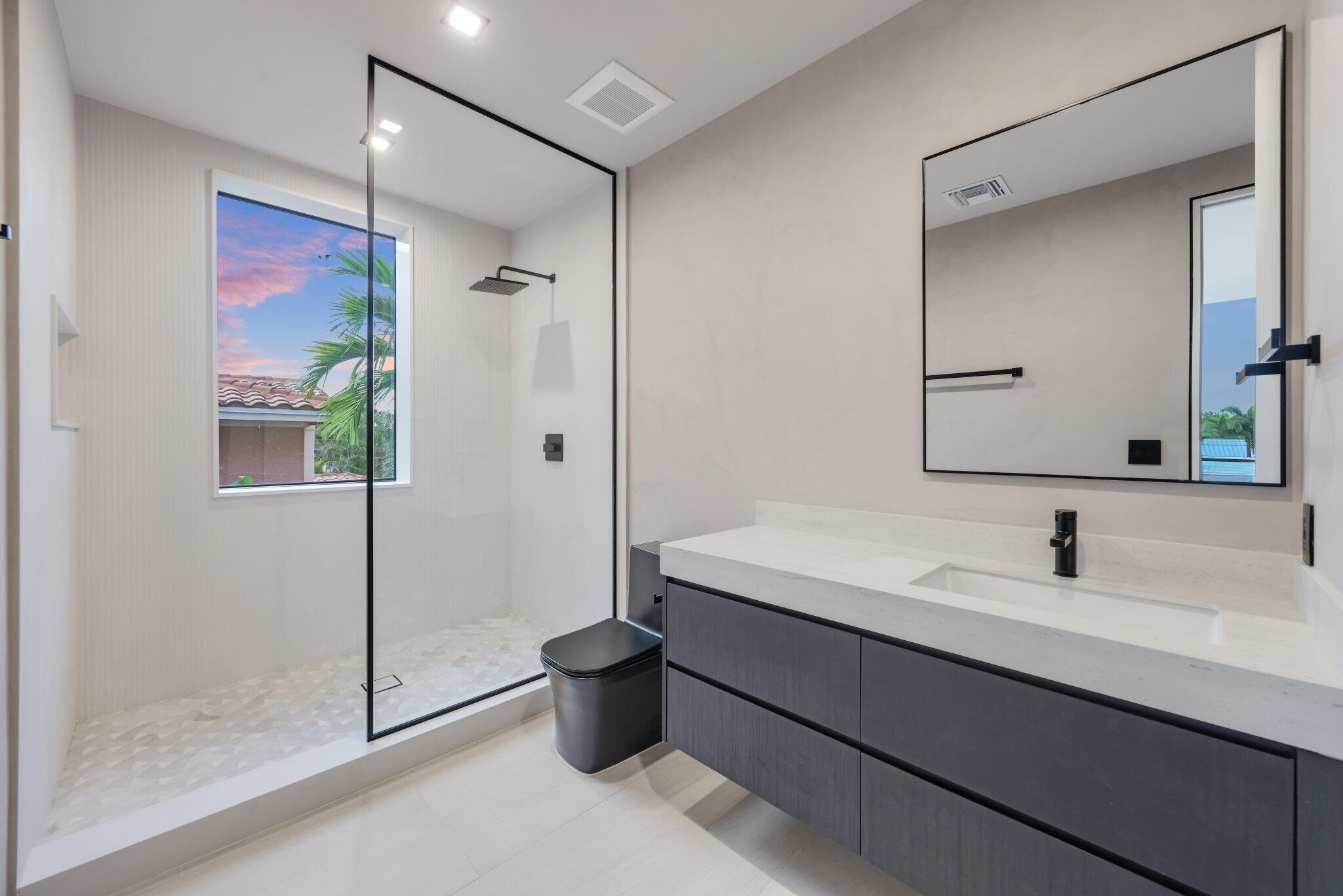 2825 NE 27TH Street