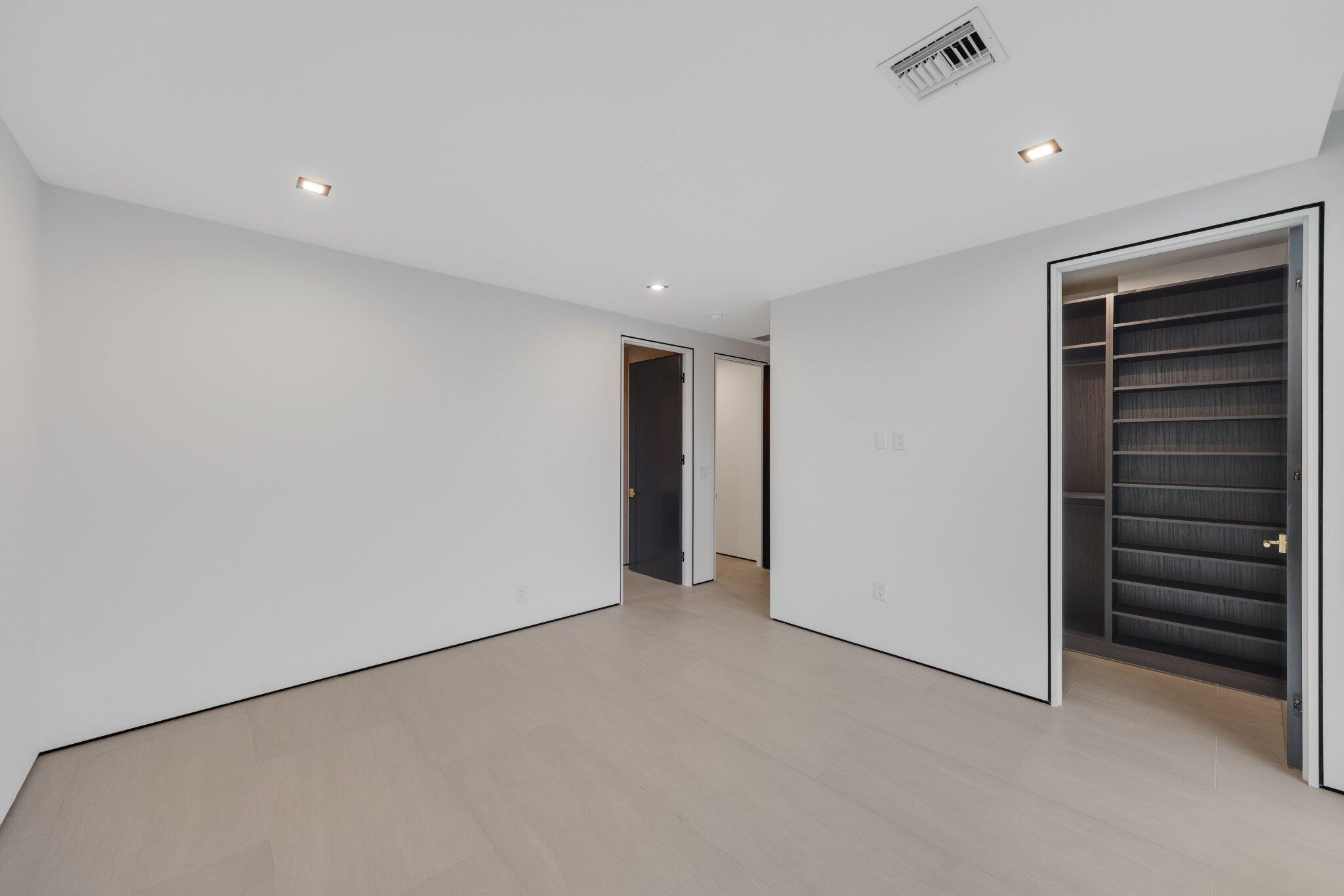 2825 NE 27TH Street