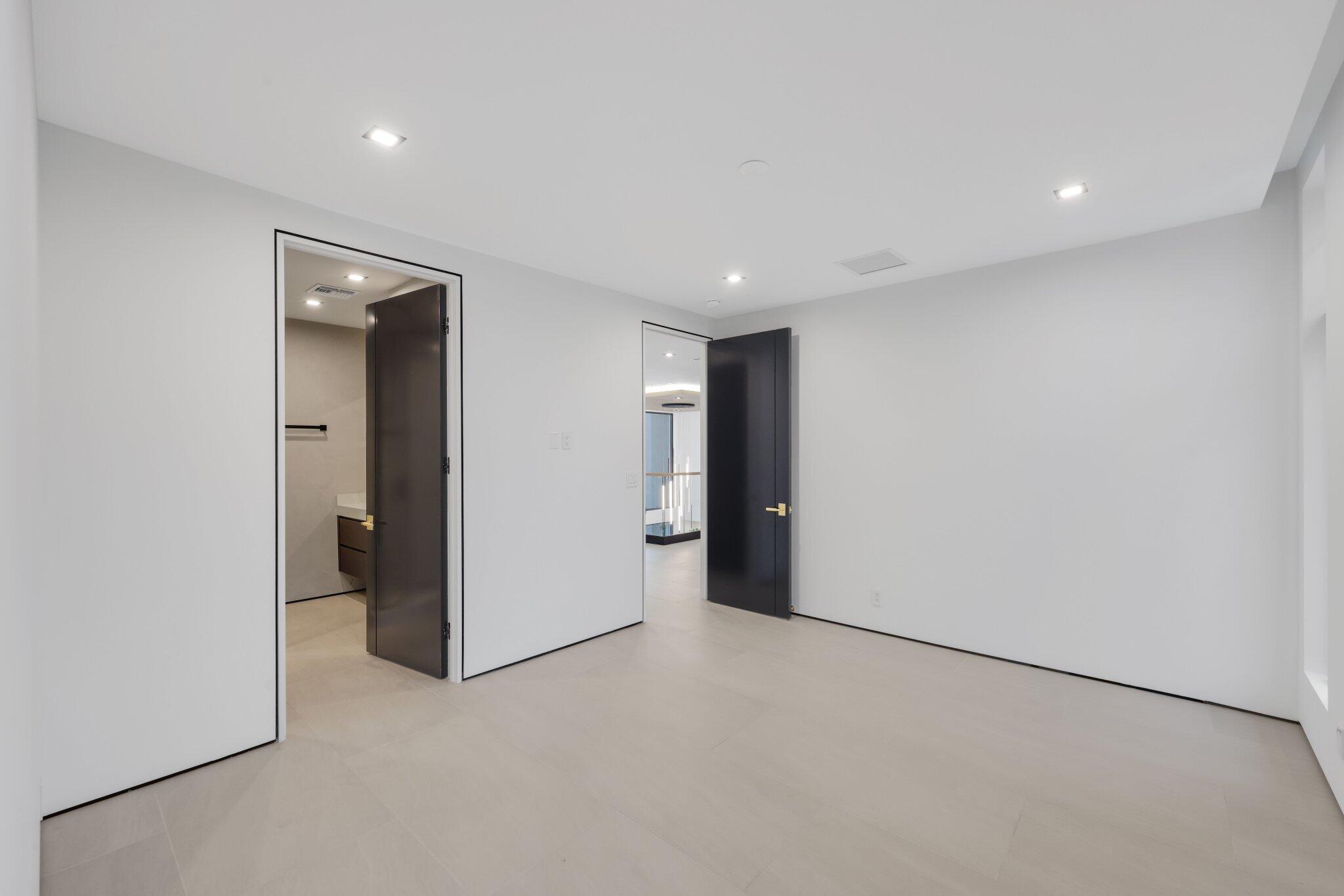 2825 NE 27TH Street