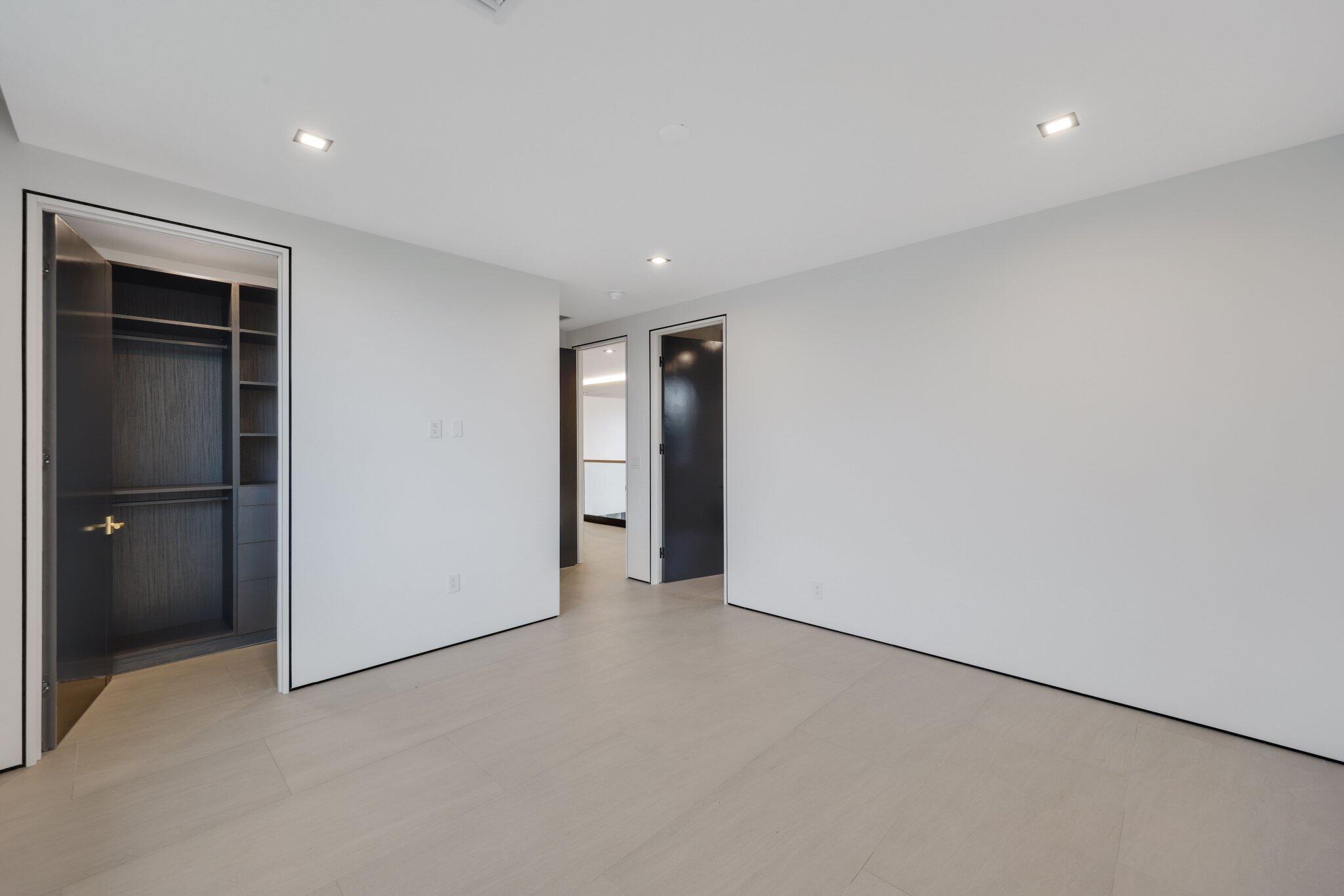 2825 NE 27TH Street