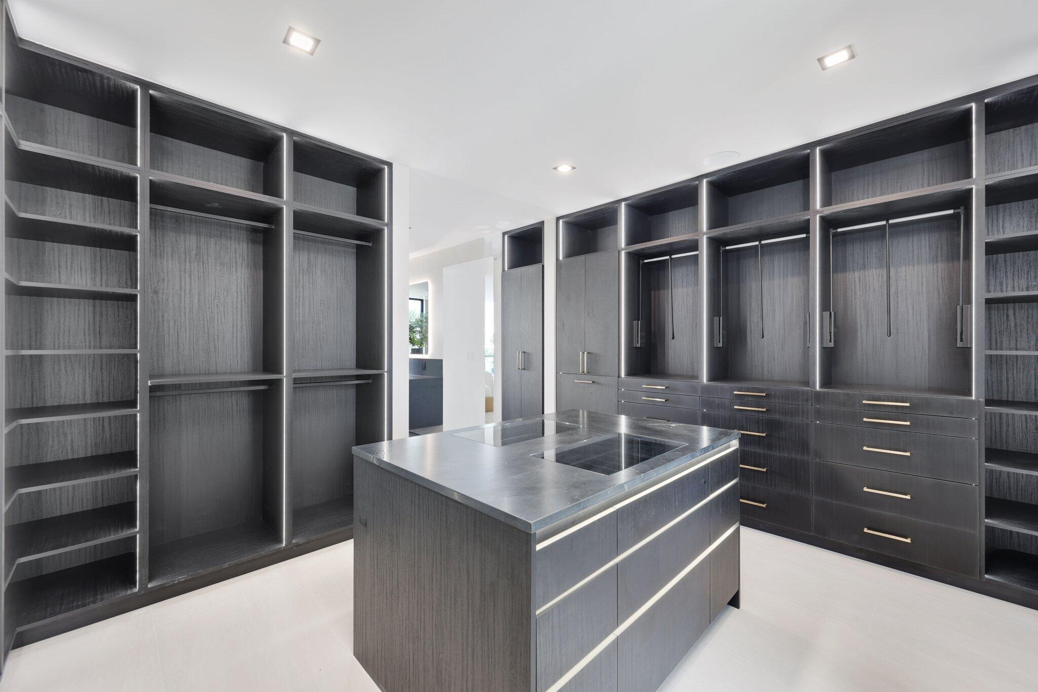 2825 NE 27TH Street