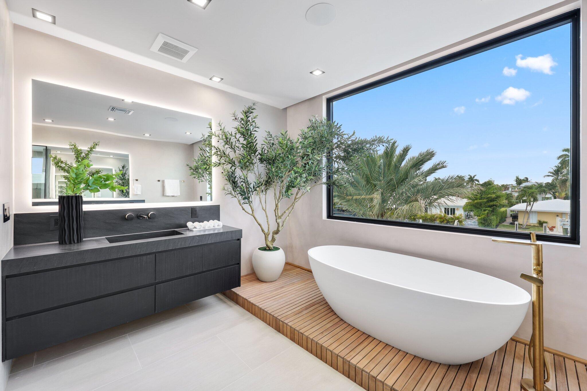 2825 NE 27TH Street