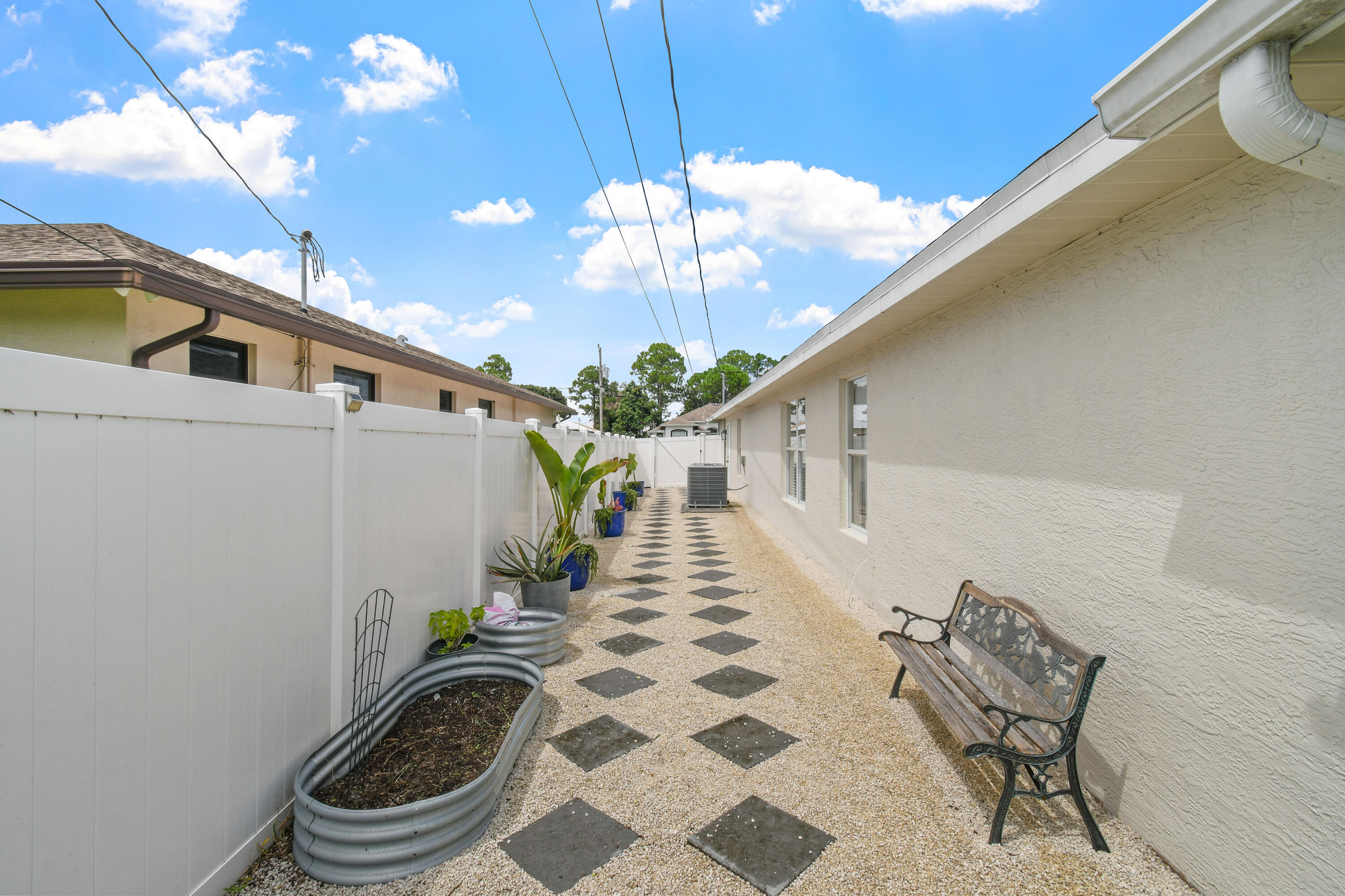 1718 SW Penrose Avenue, Port St. Lucie