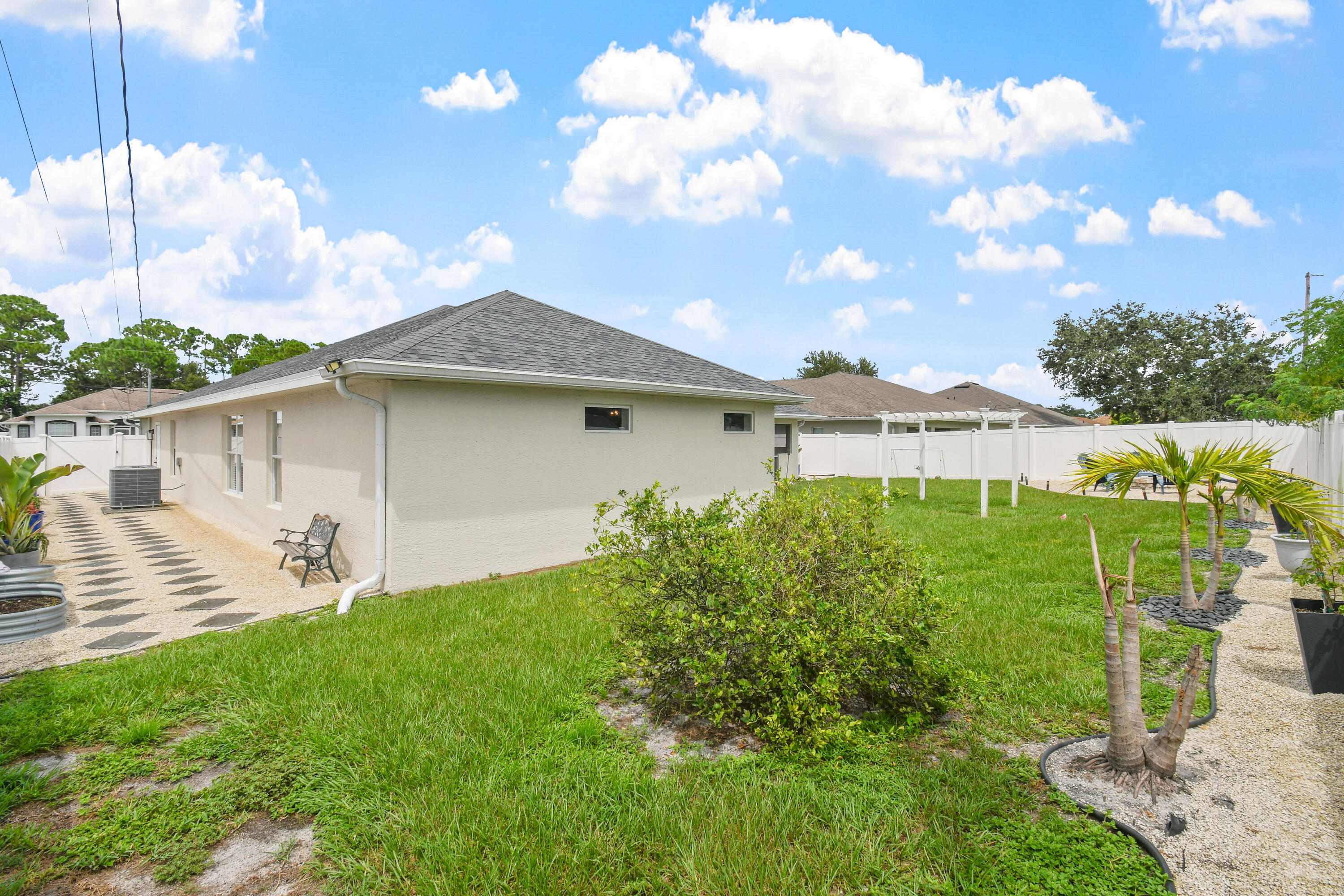 1718 SW Penrose Avenue, Port St. Lucie