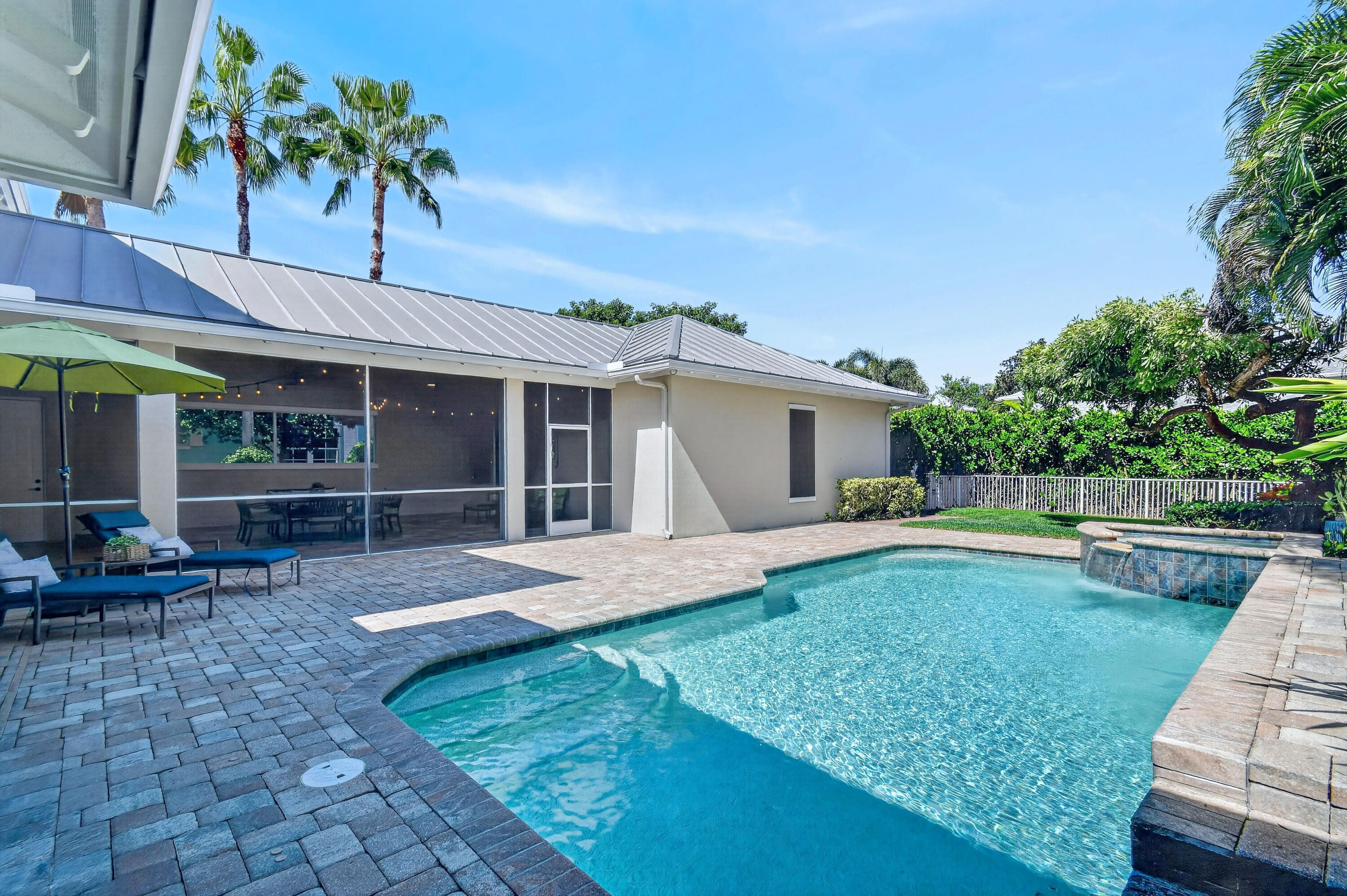 2664 Greenway Drive