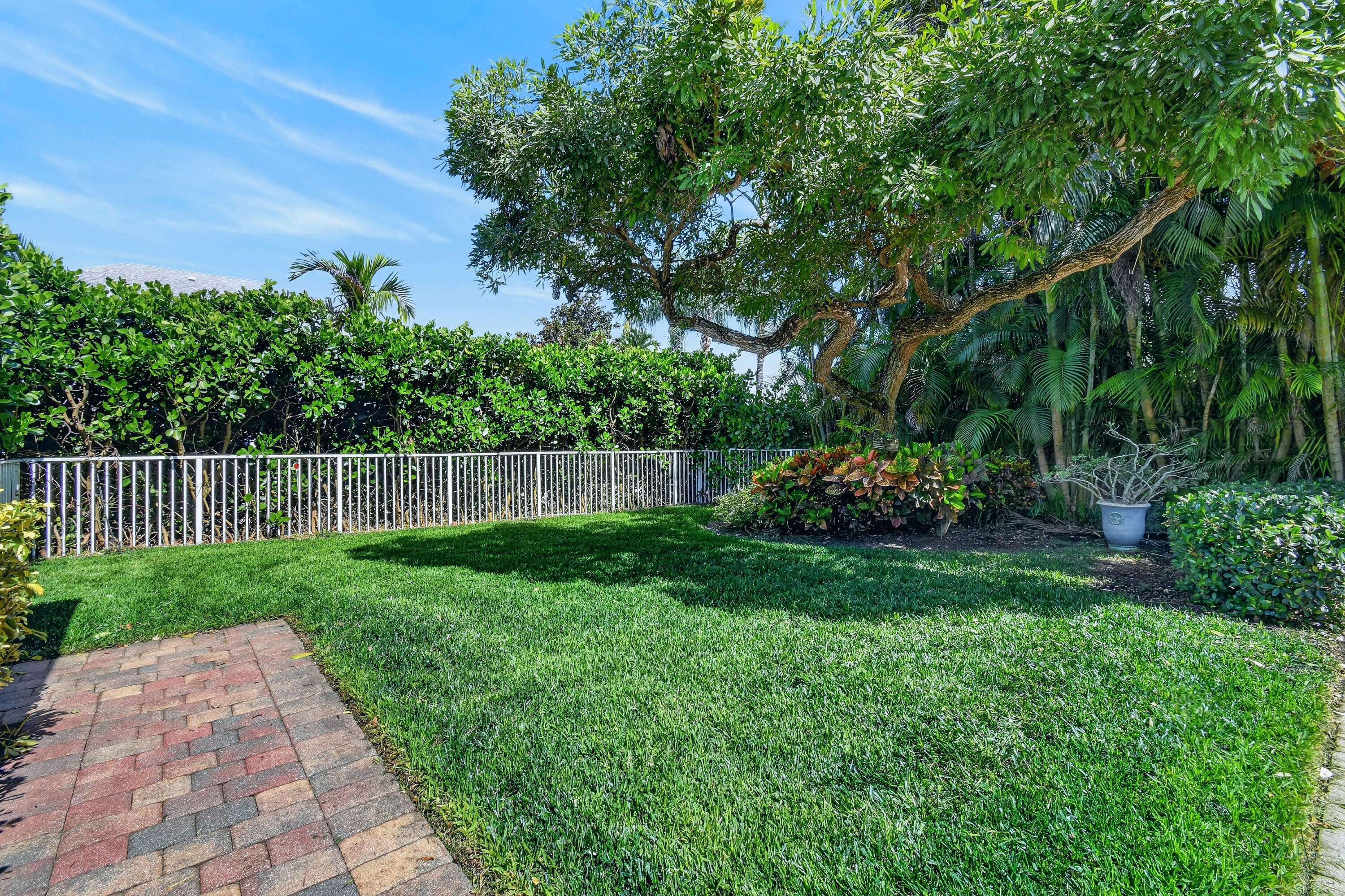 2664 Greenway Drive