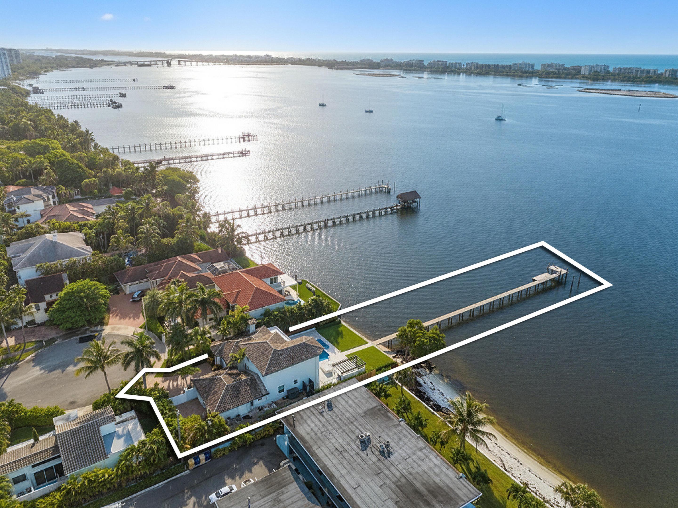 3 Lakeside Palms Court