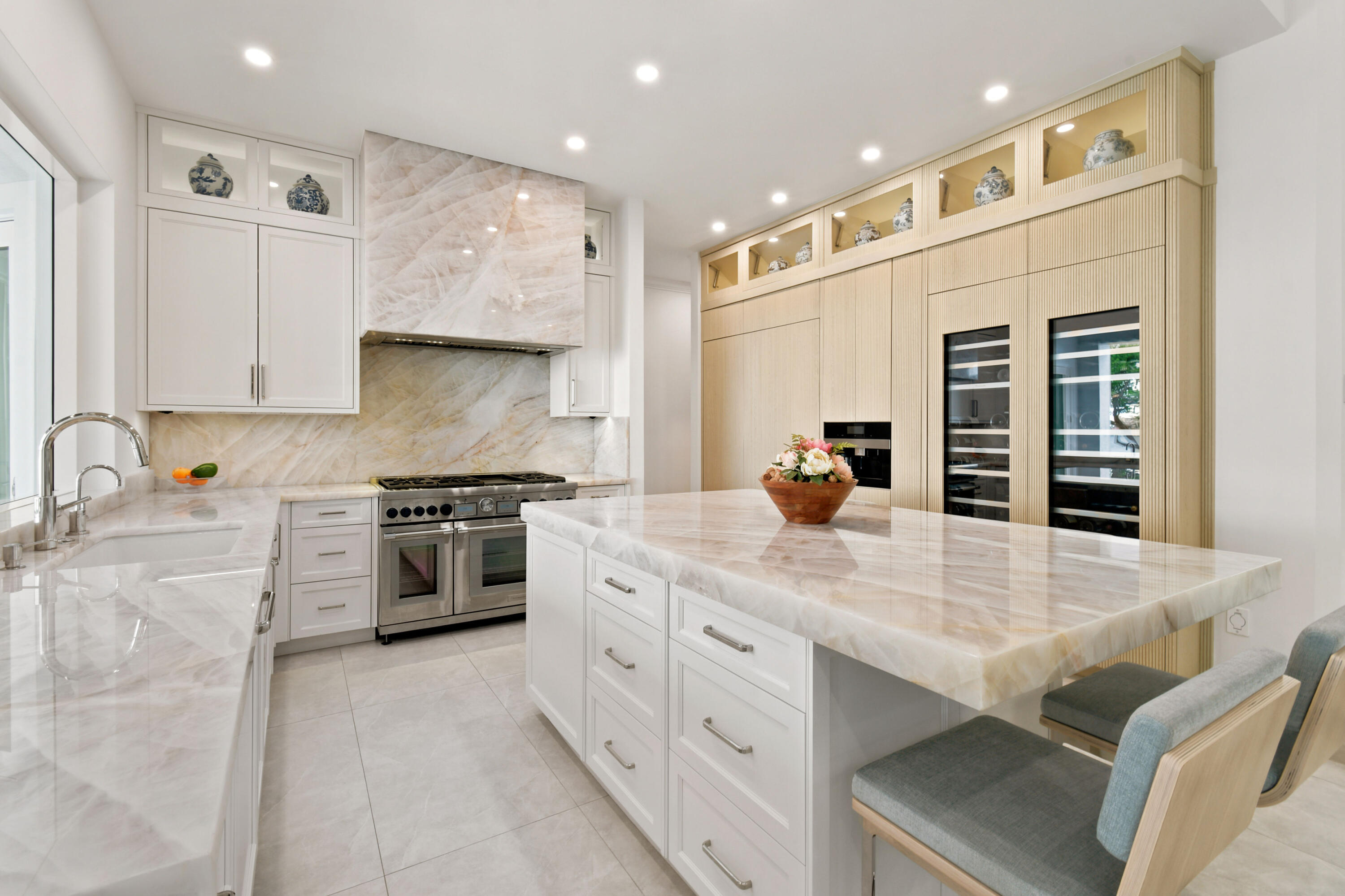 3 Lakeside Palms Court