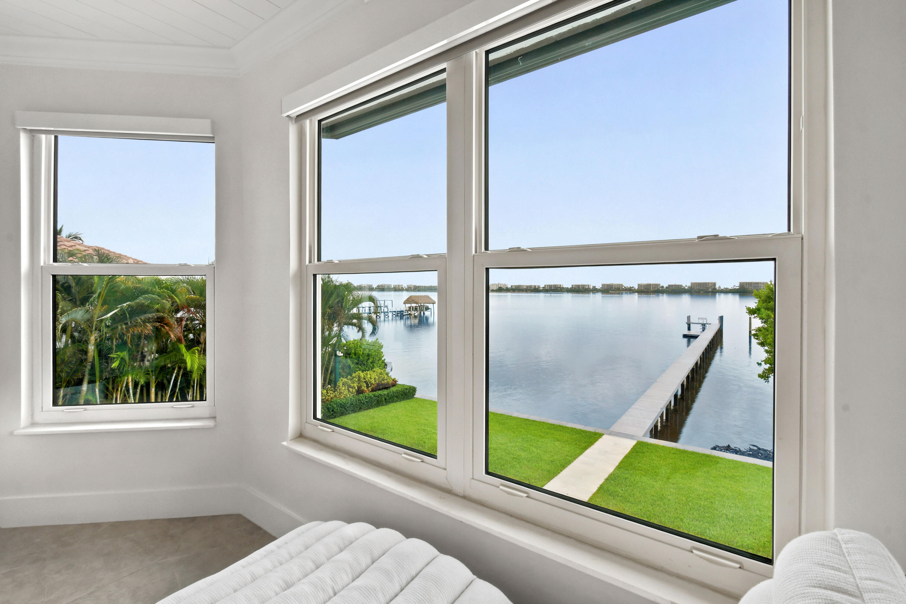 3 Lakeside Palms Court