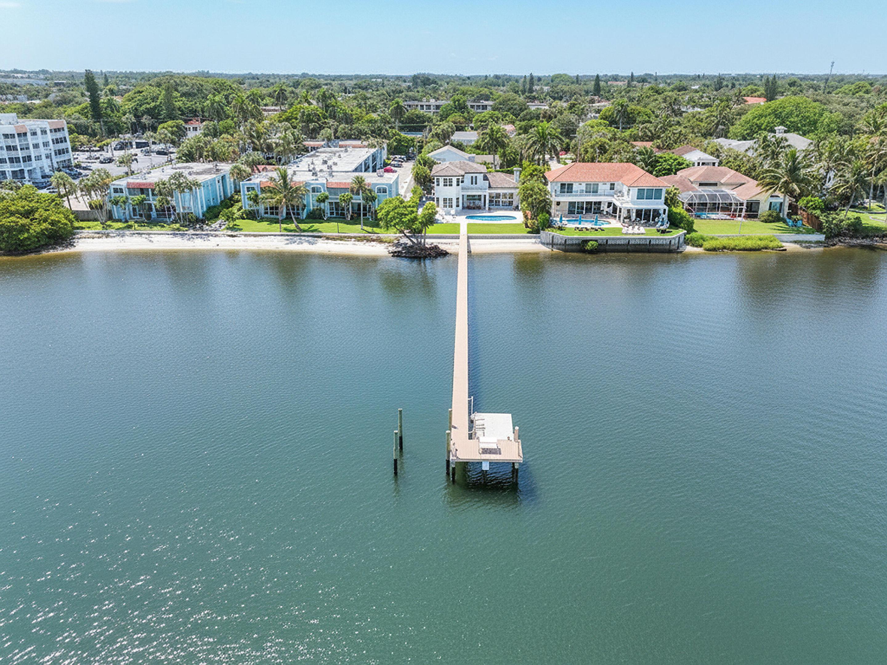 3 Lakeside Palms Court
