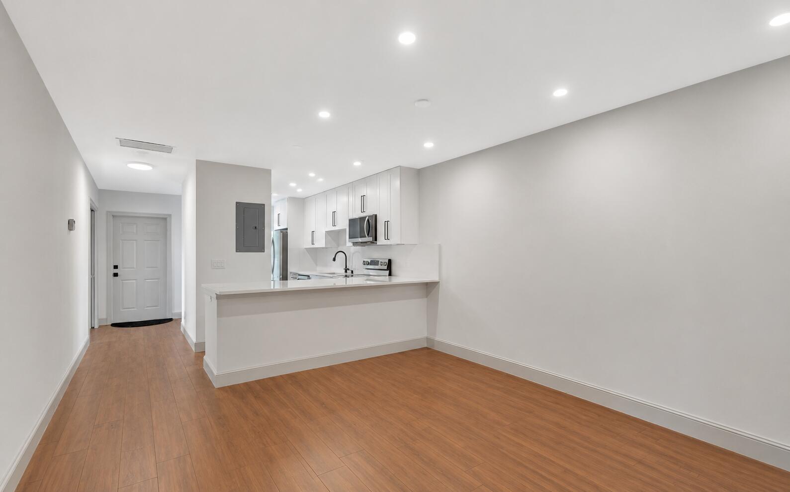 1140 MAHOGANY Way 204