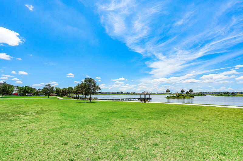 19552 BROAD SHORE Walk