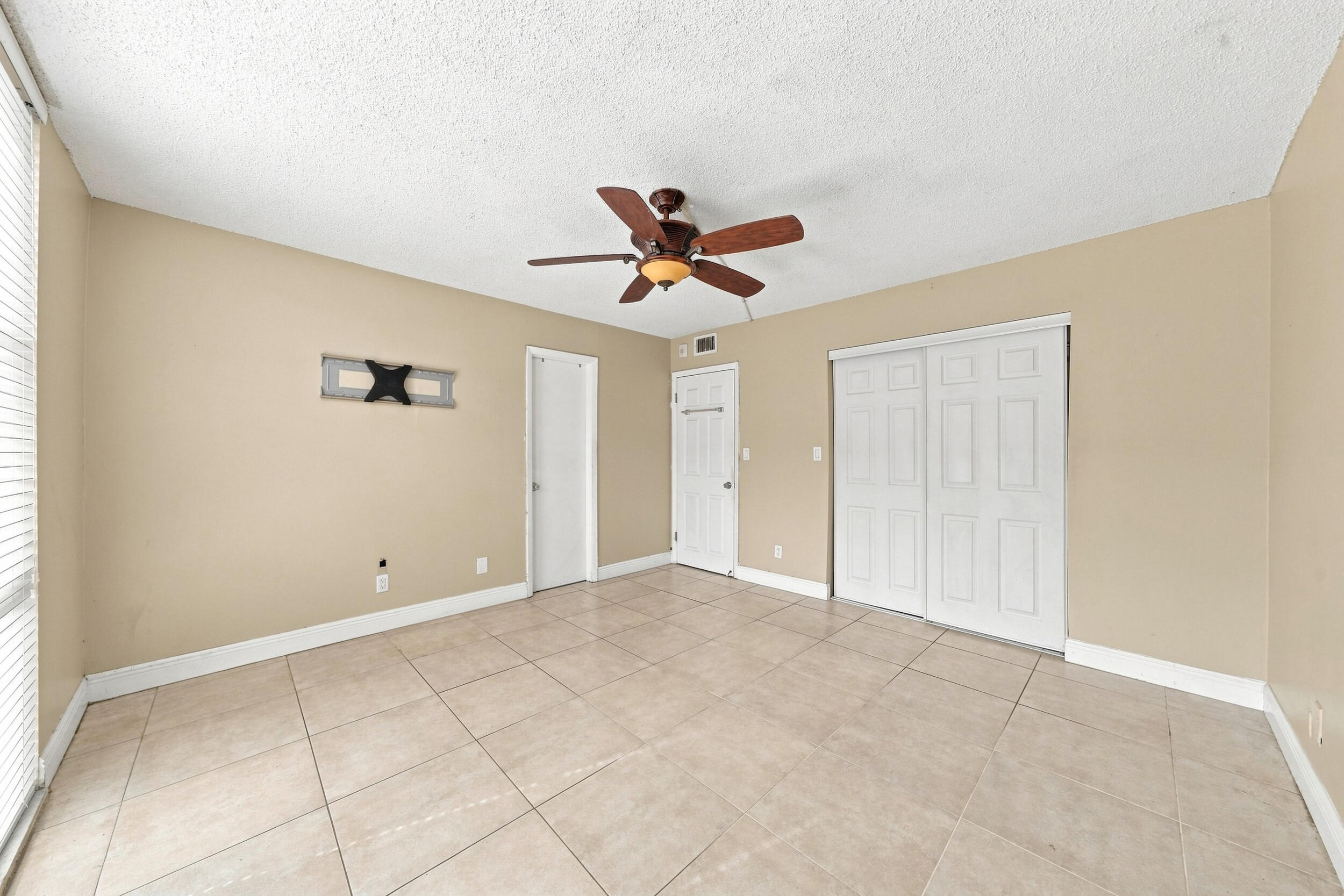 1750 W 46TH Street 242