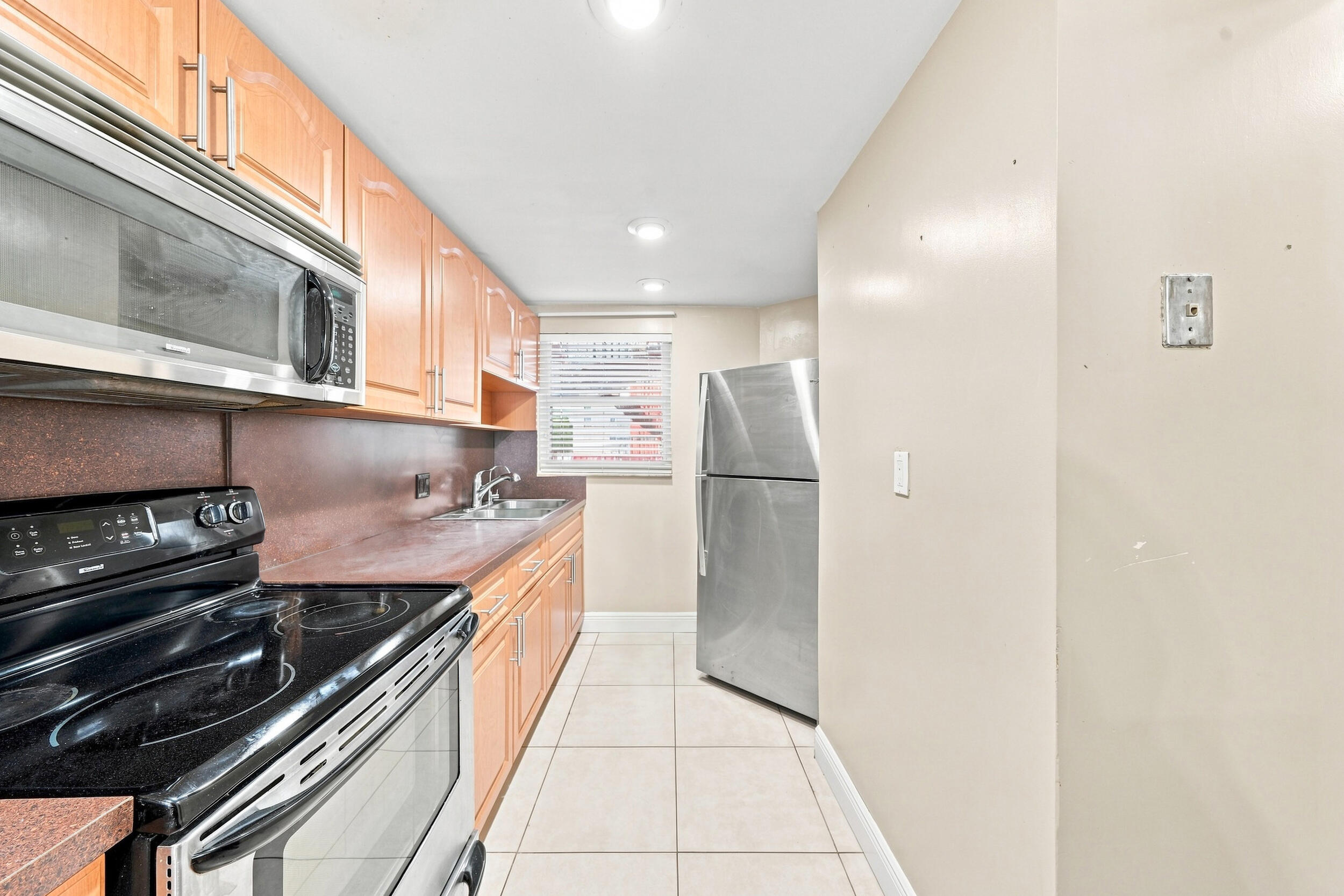 1750 W 46TH Street 242
