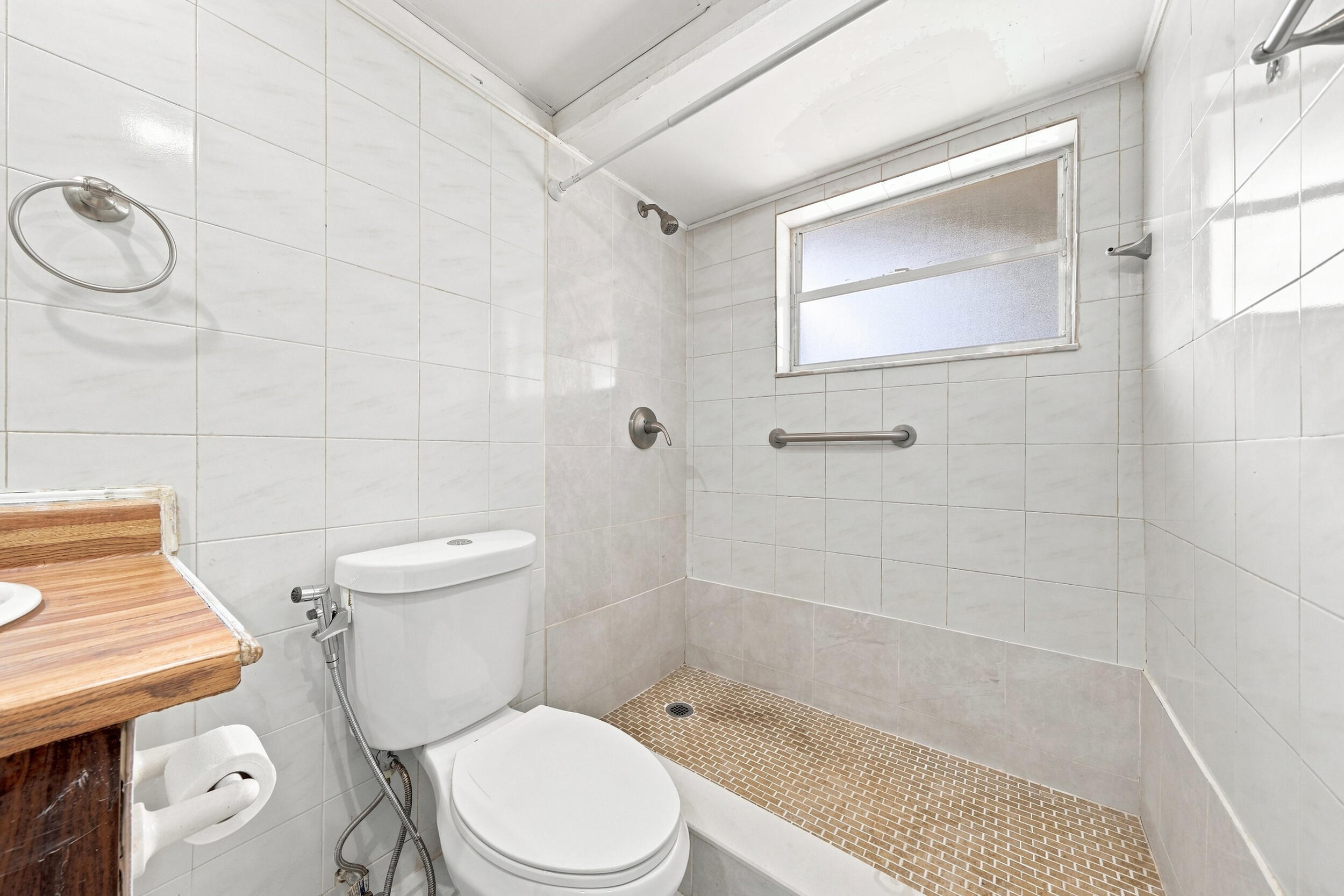 1750 W 46TH Street 242