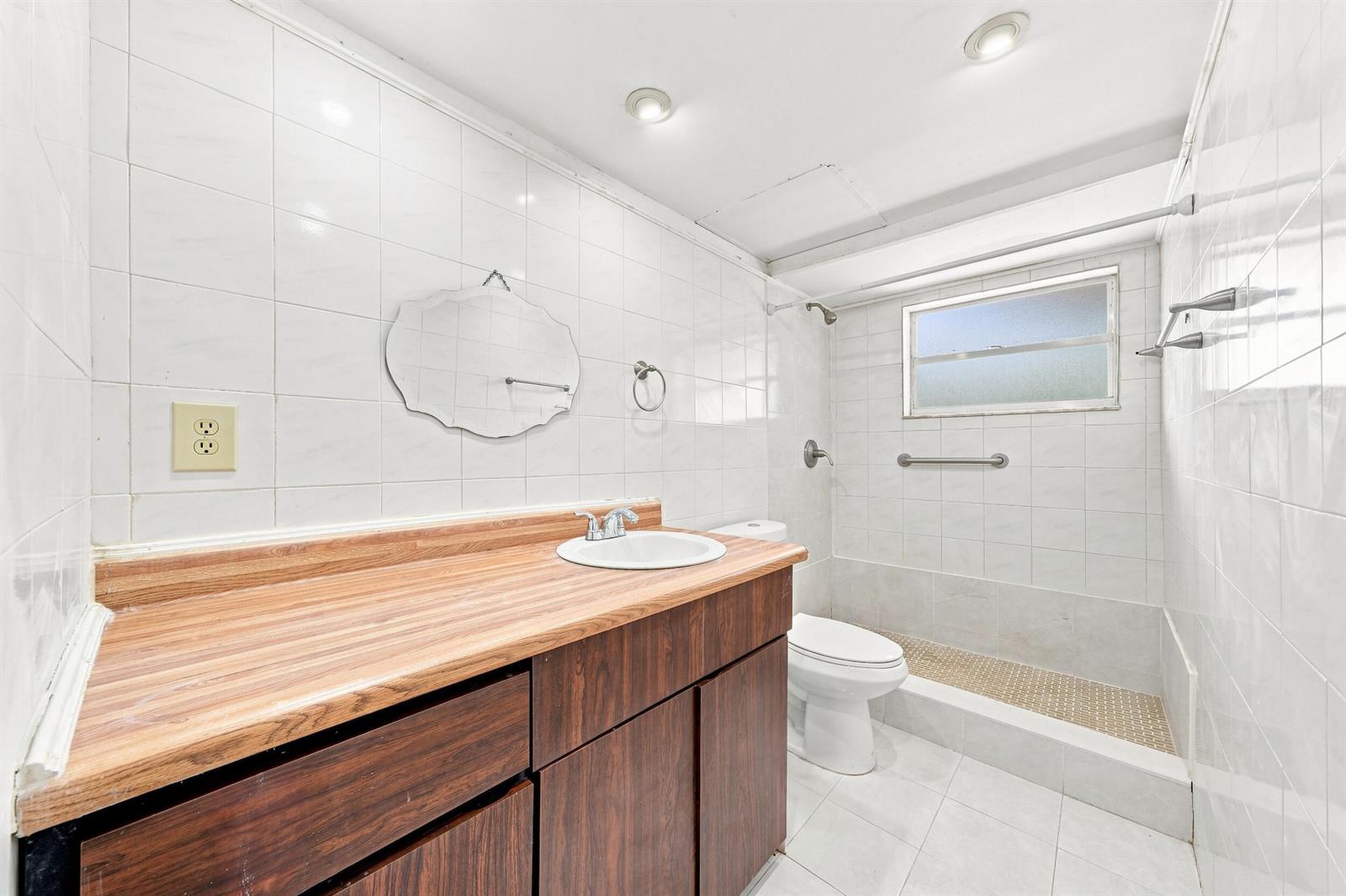 1750 W 46TH Street # 242