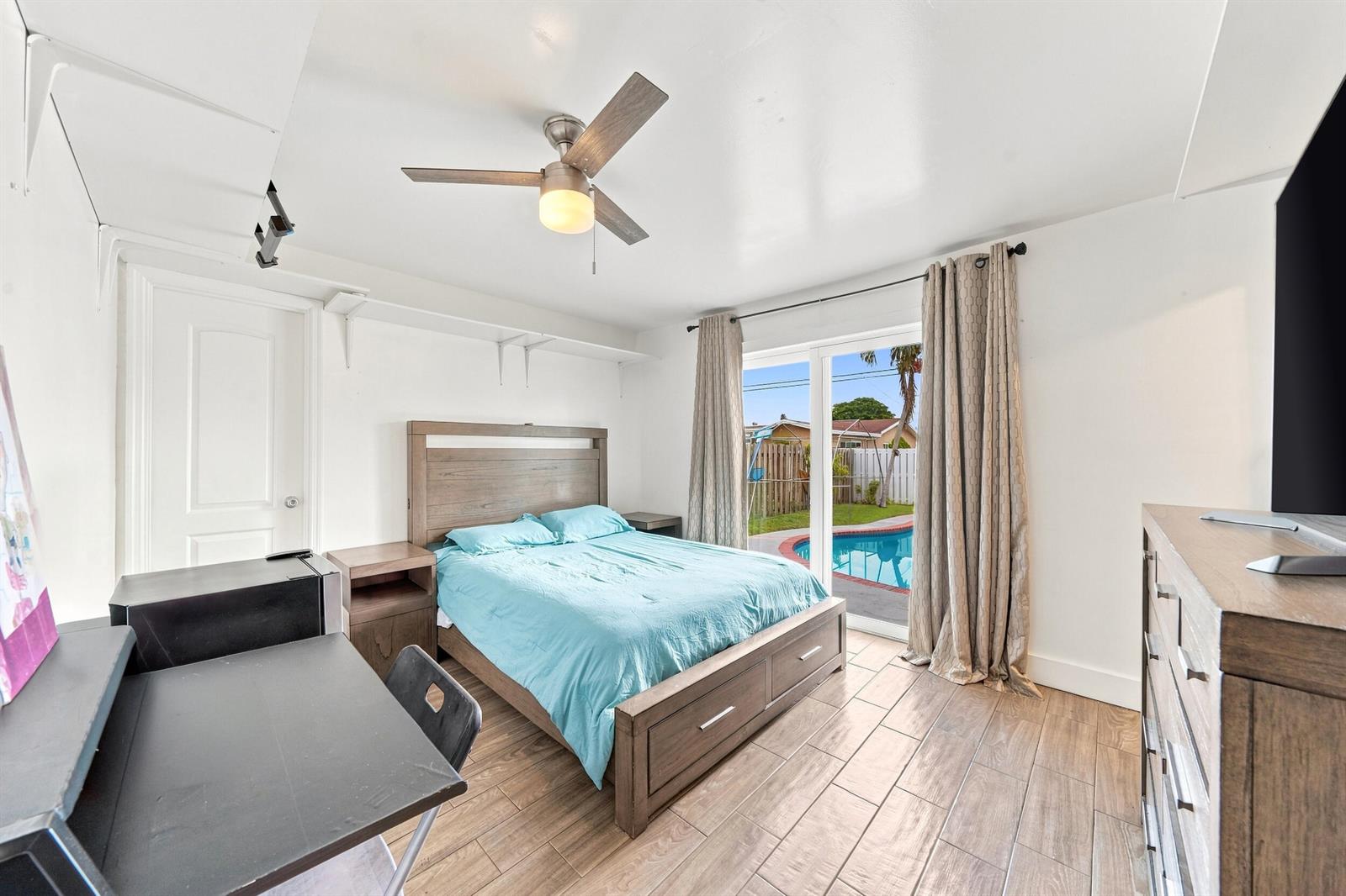 11351 NW 37TH Place