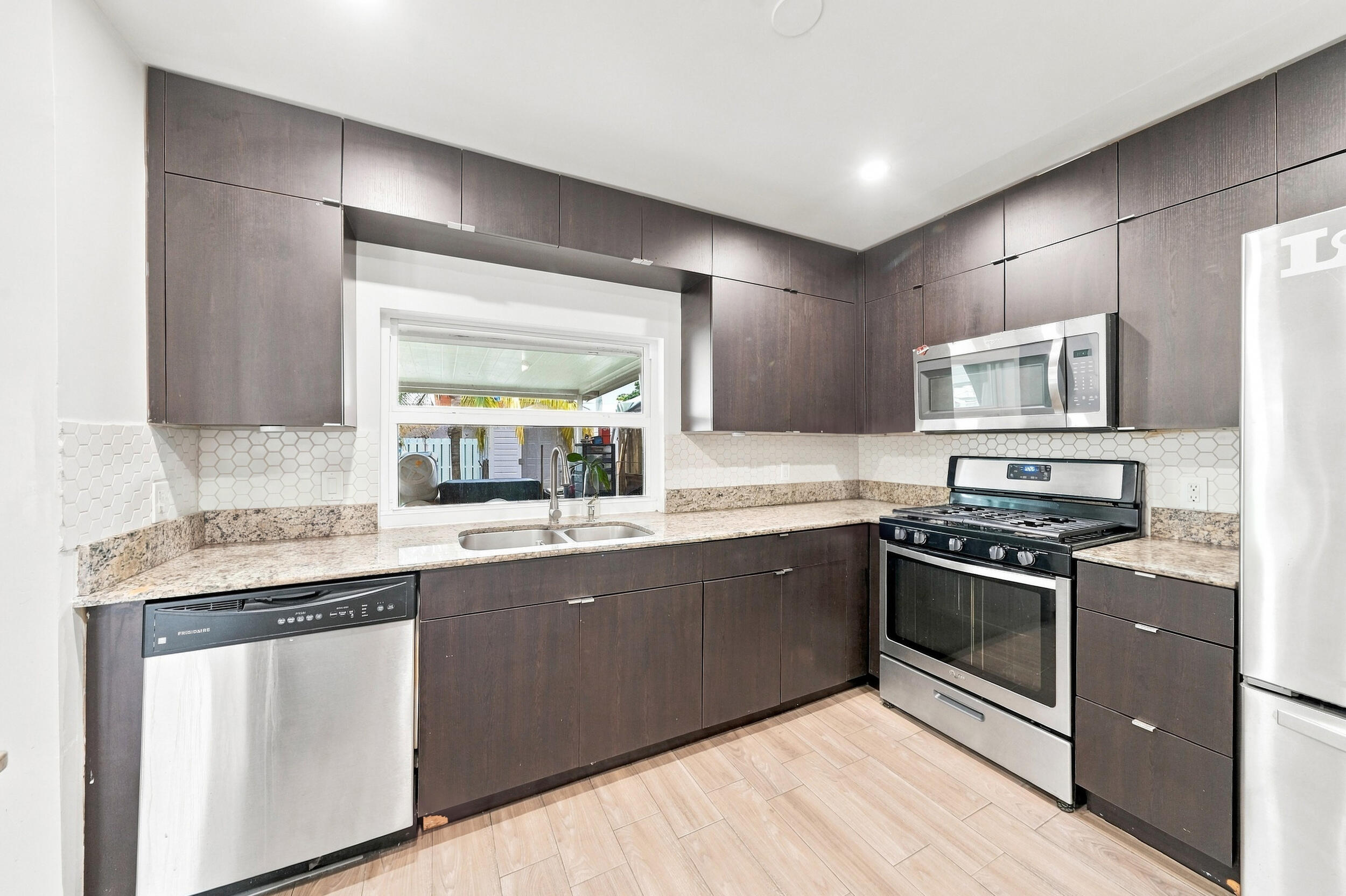 11351 NW 37TH Place