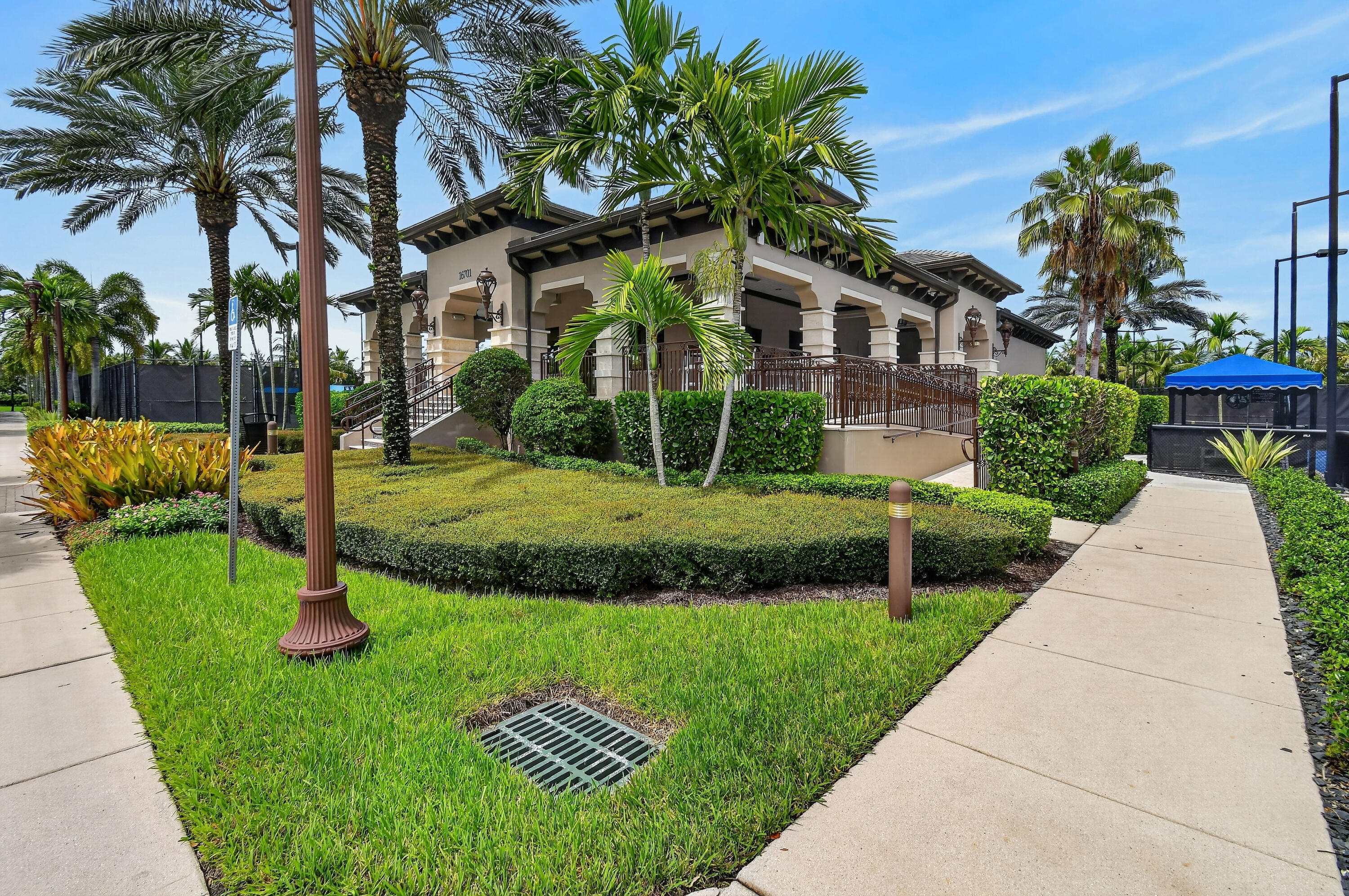 9512 Eden Roc Court