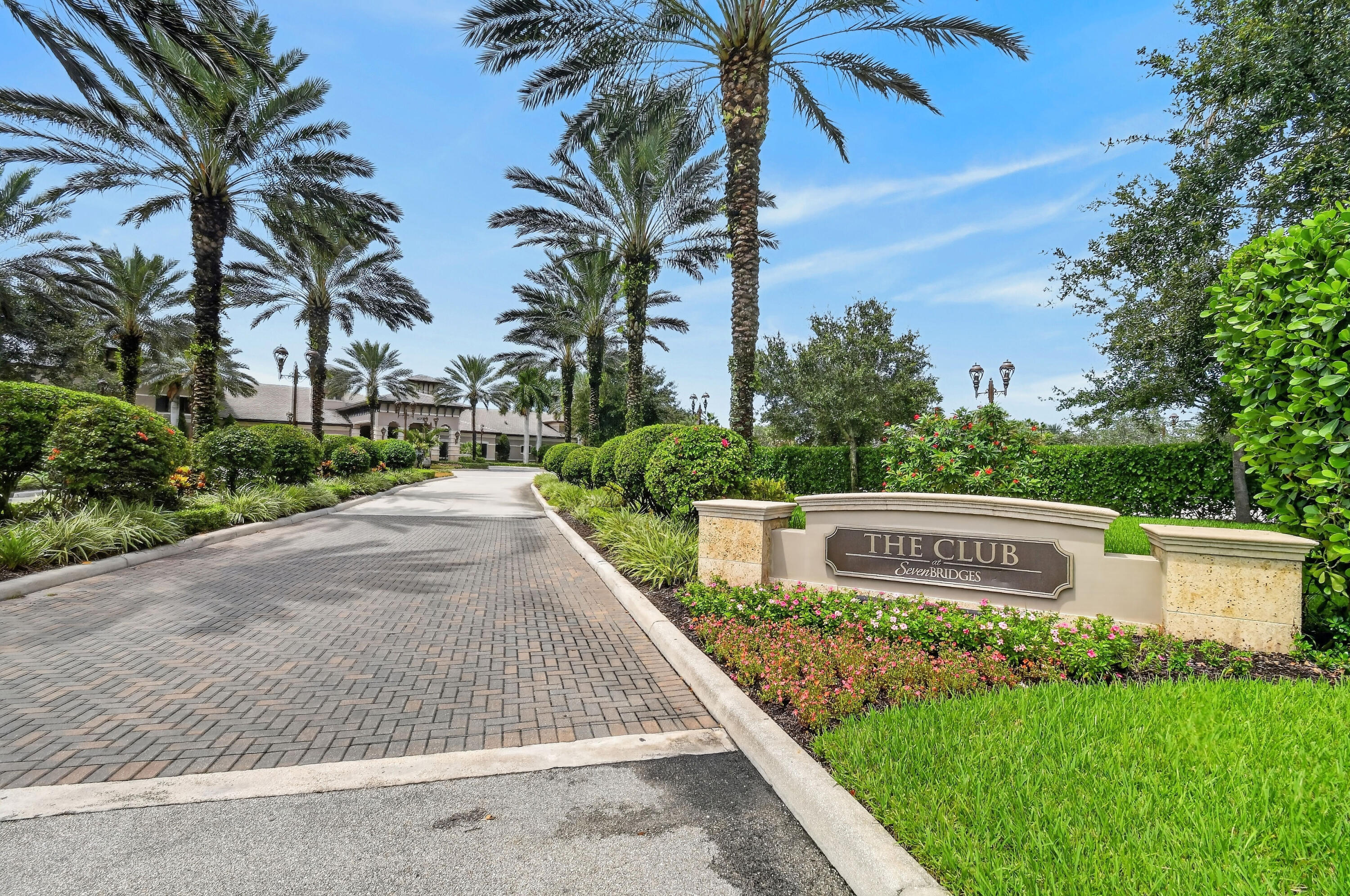 9512 Eden Roc Court