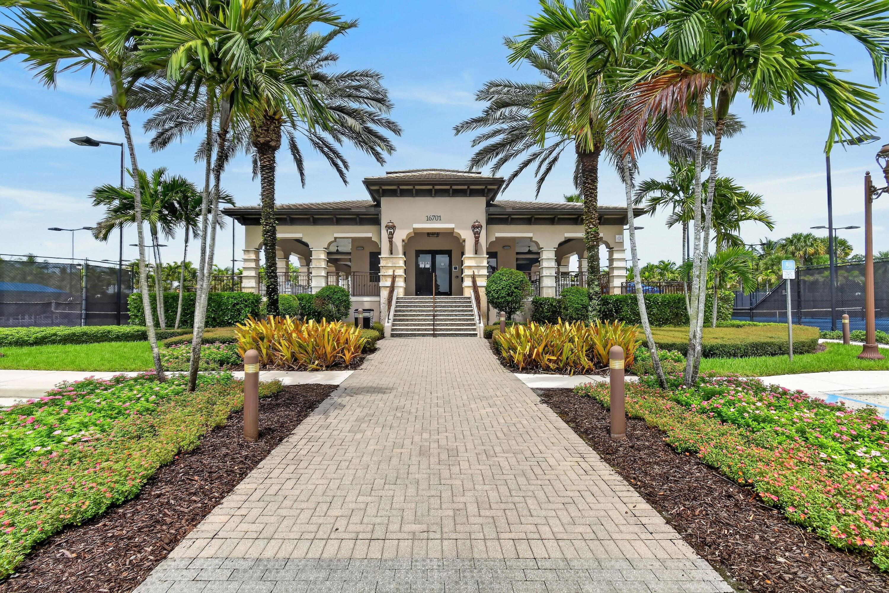 9512 Eden Roc Court