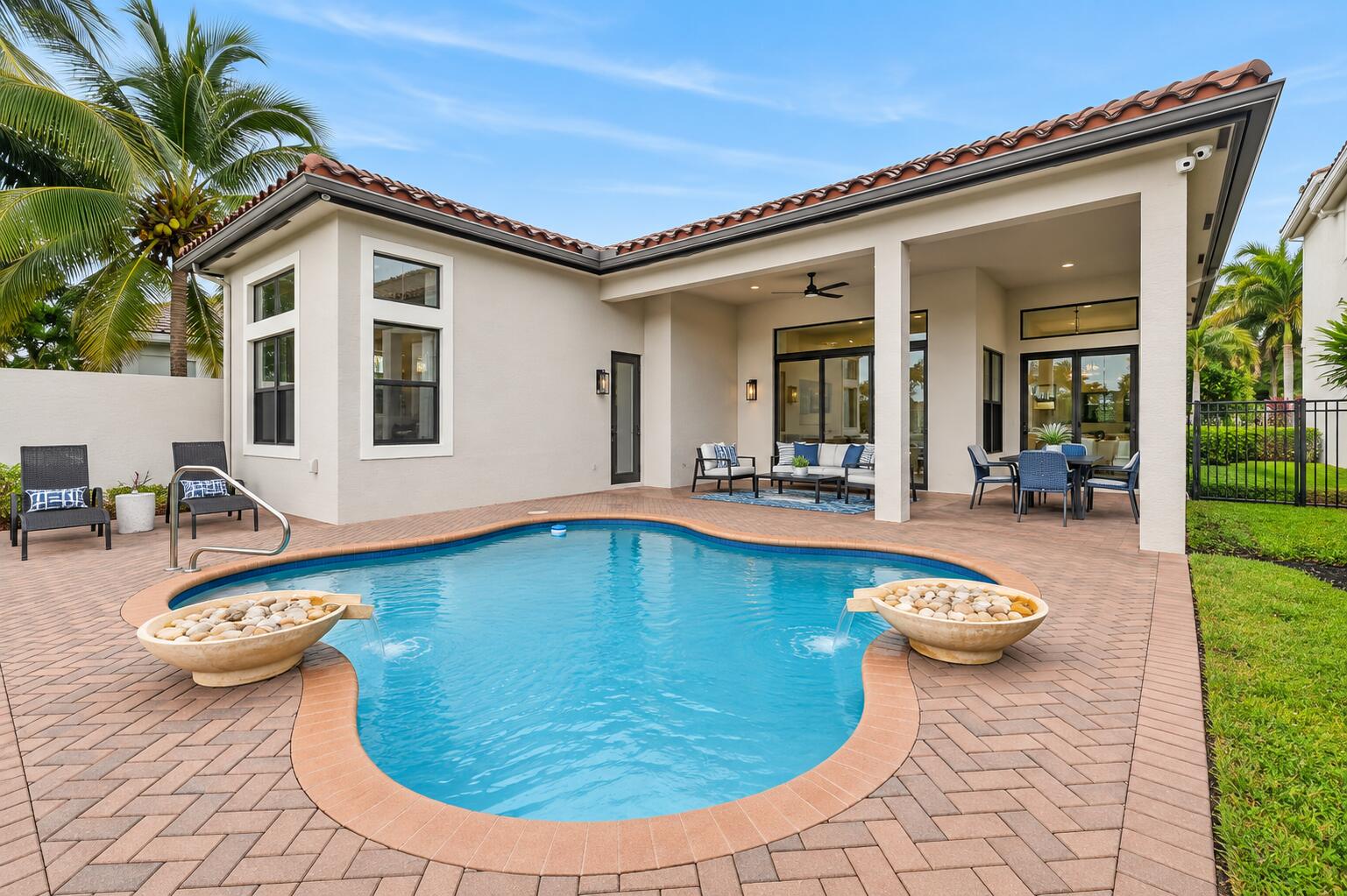 9512 Eden Roc Court