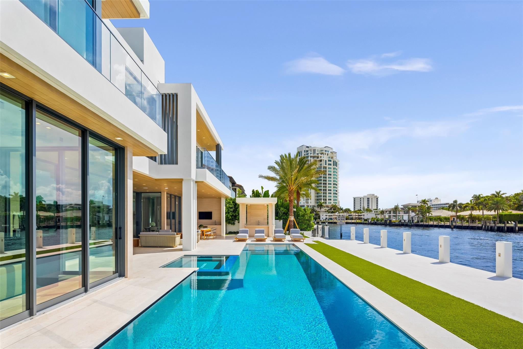 68 ISLA BAHIA Drive