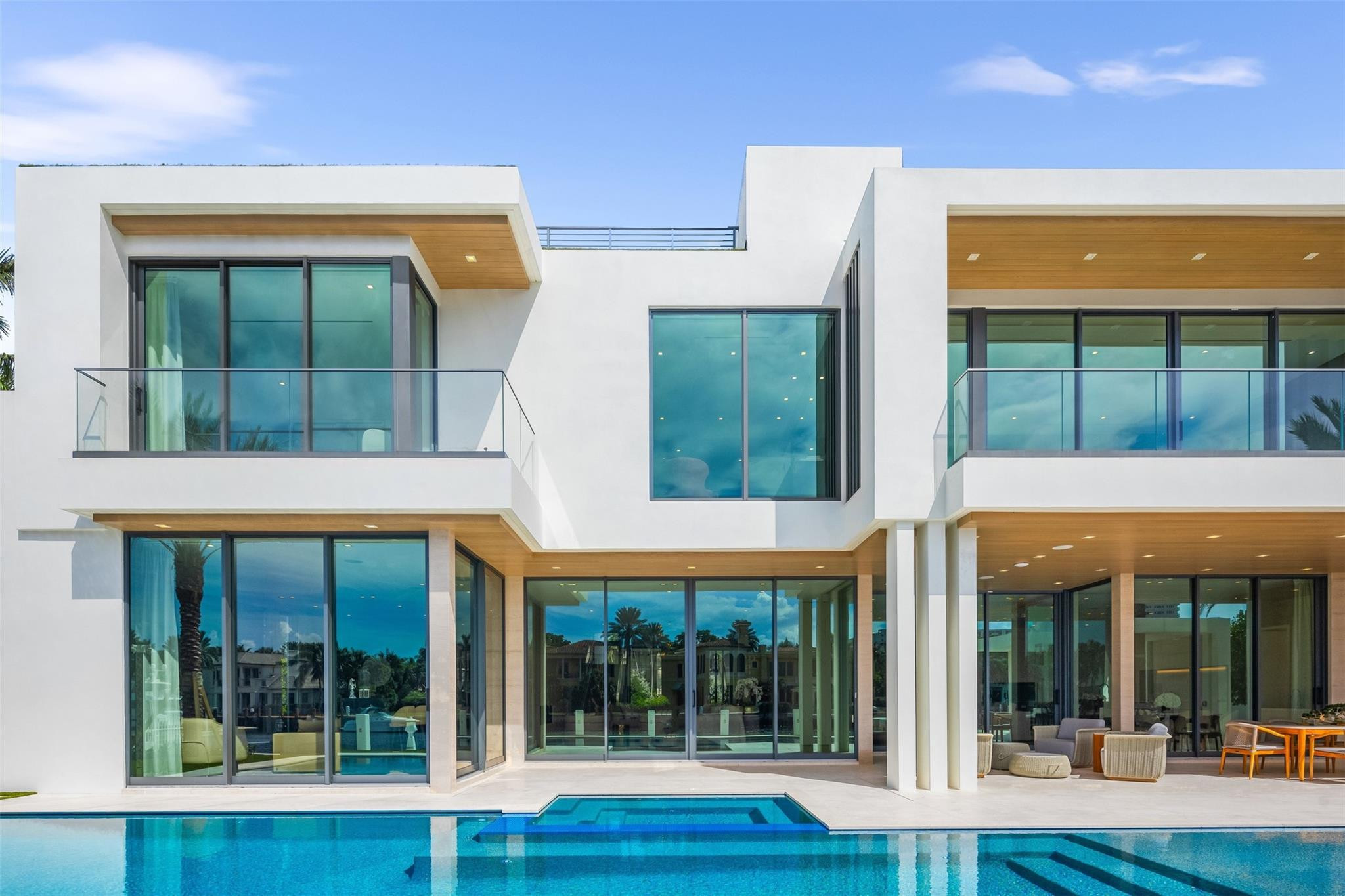 68 ISLA BAHIA Drive
