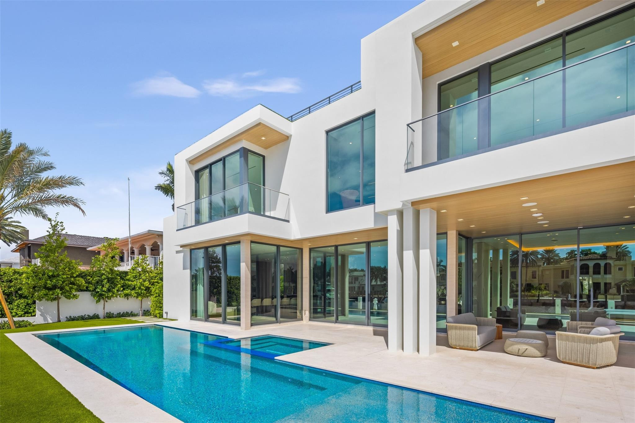 68 ISLA BAHIA Drive