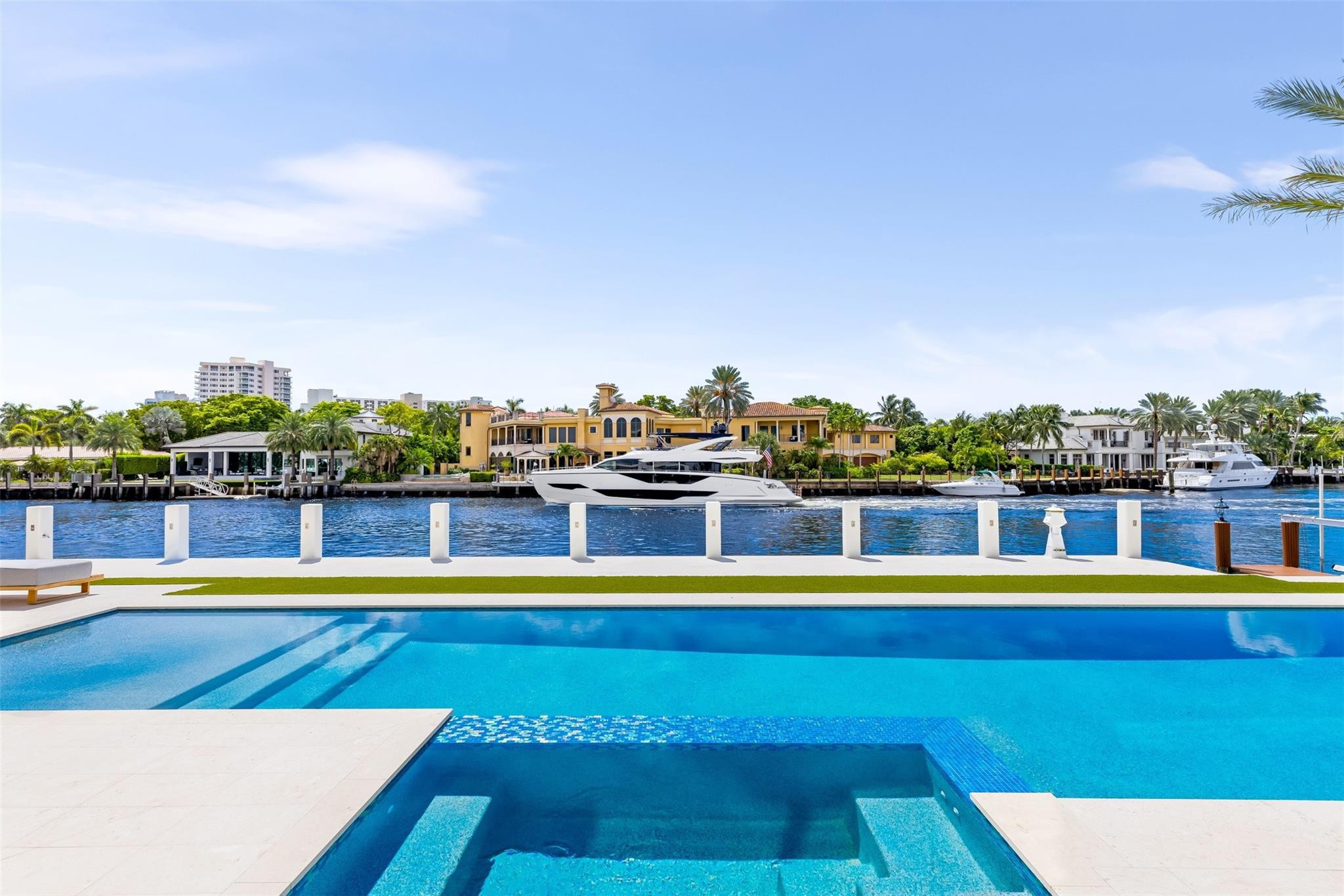 68 ISLA BAHIA Drive