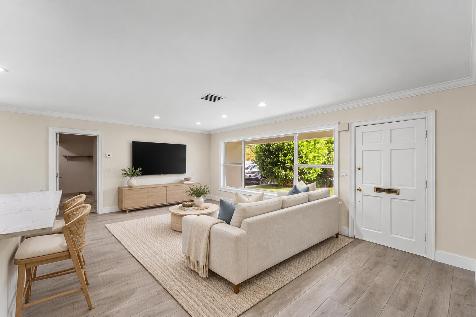 638 Shore Drive