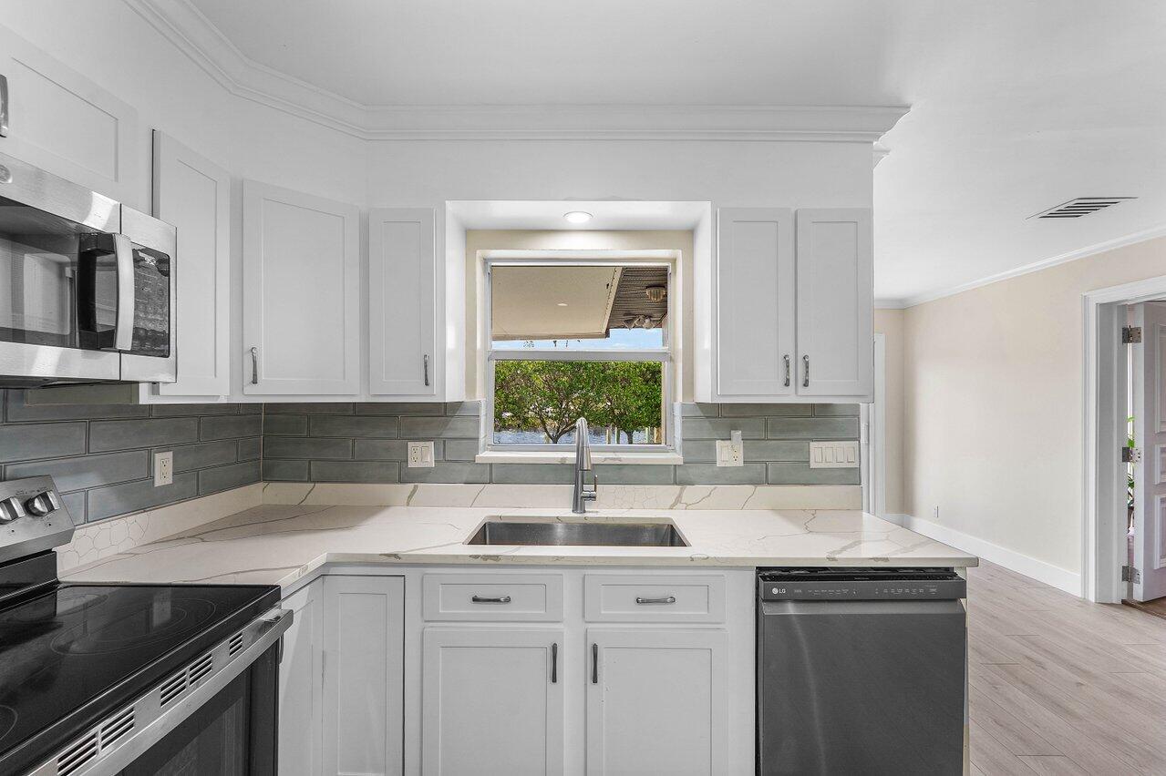 638 Shore Drive