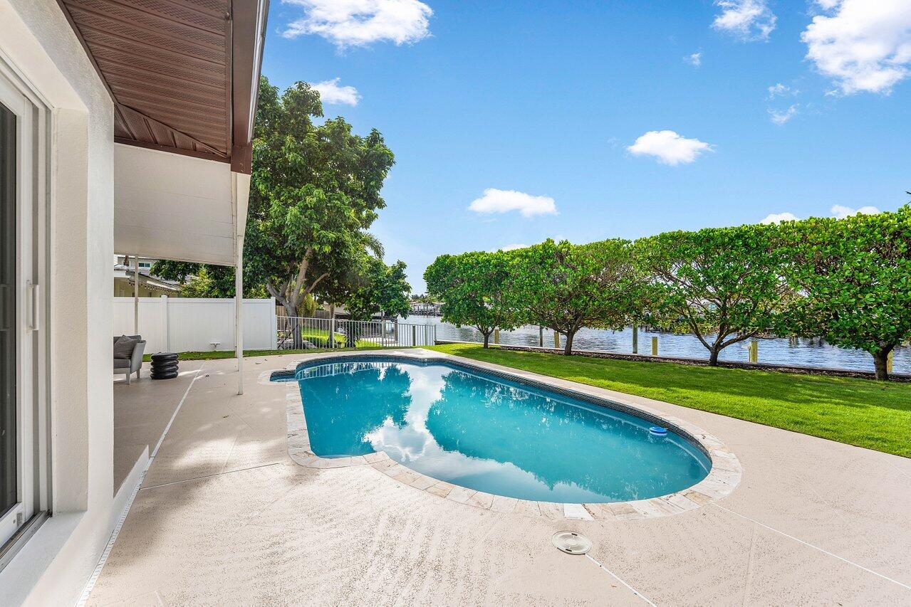 638 Shore Drive