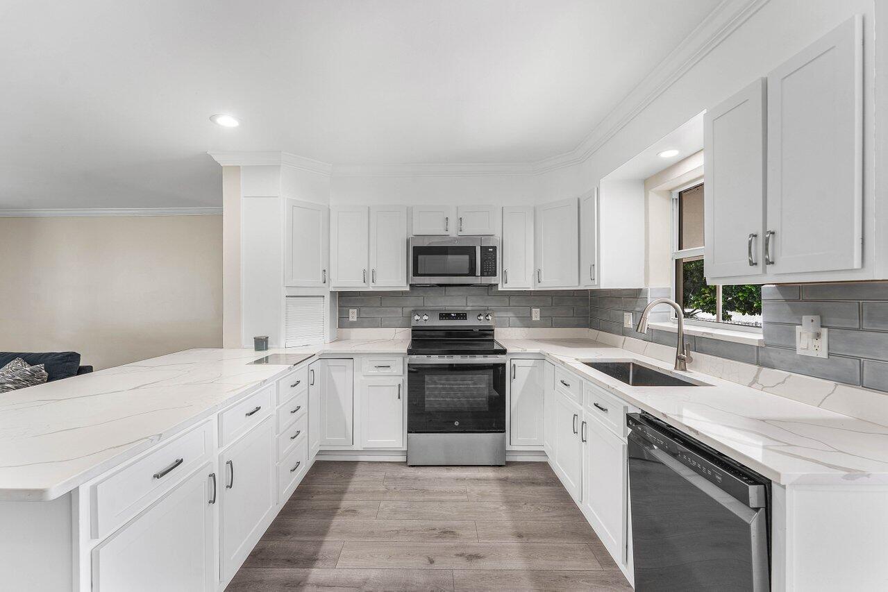 638 Shore Drive