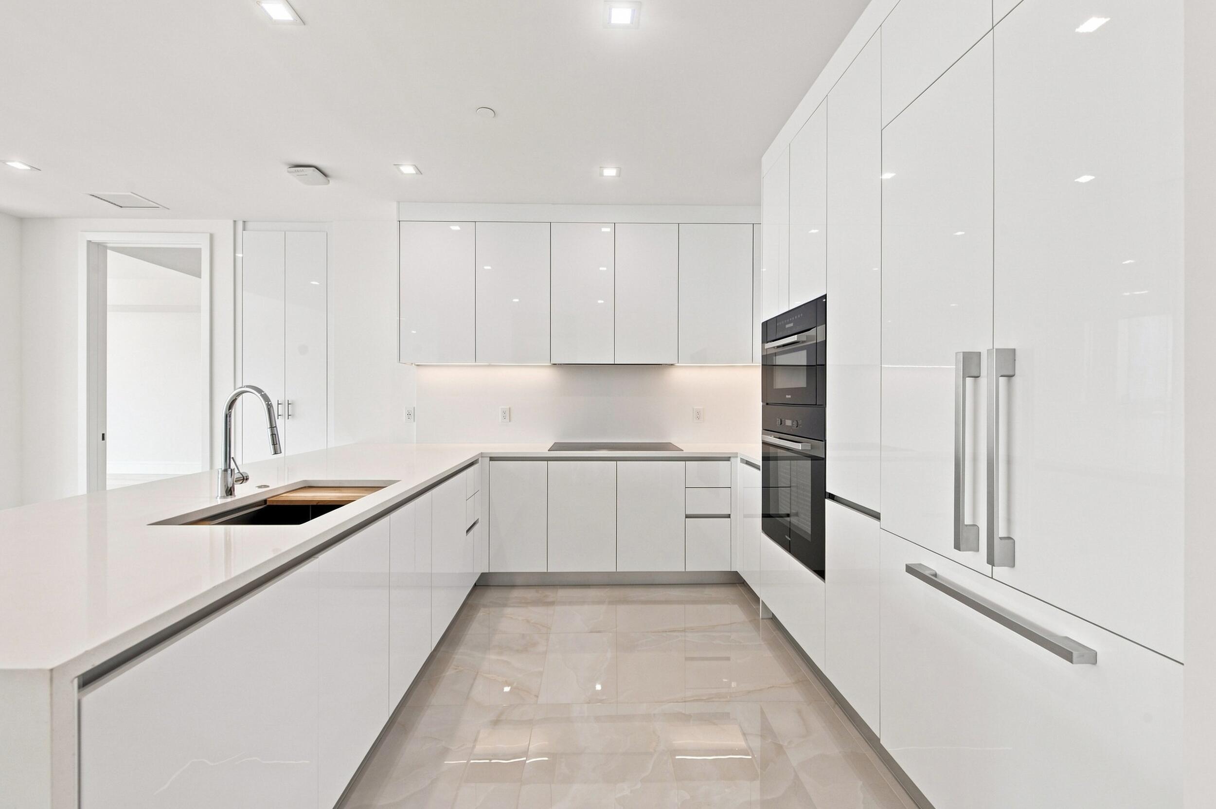220 Lake Shore Drive 1407