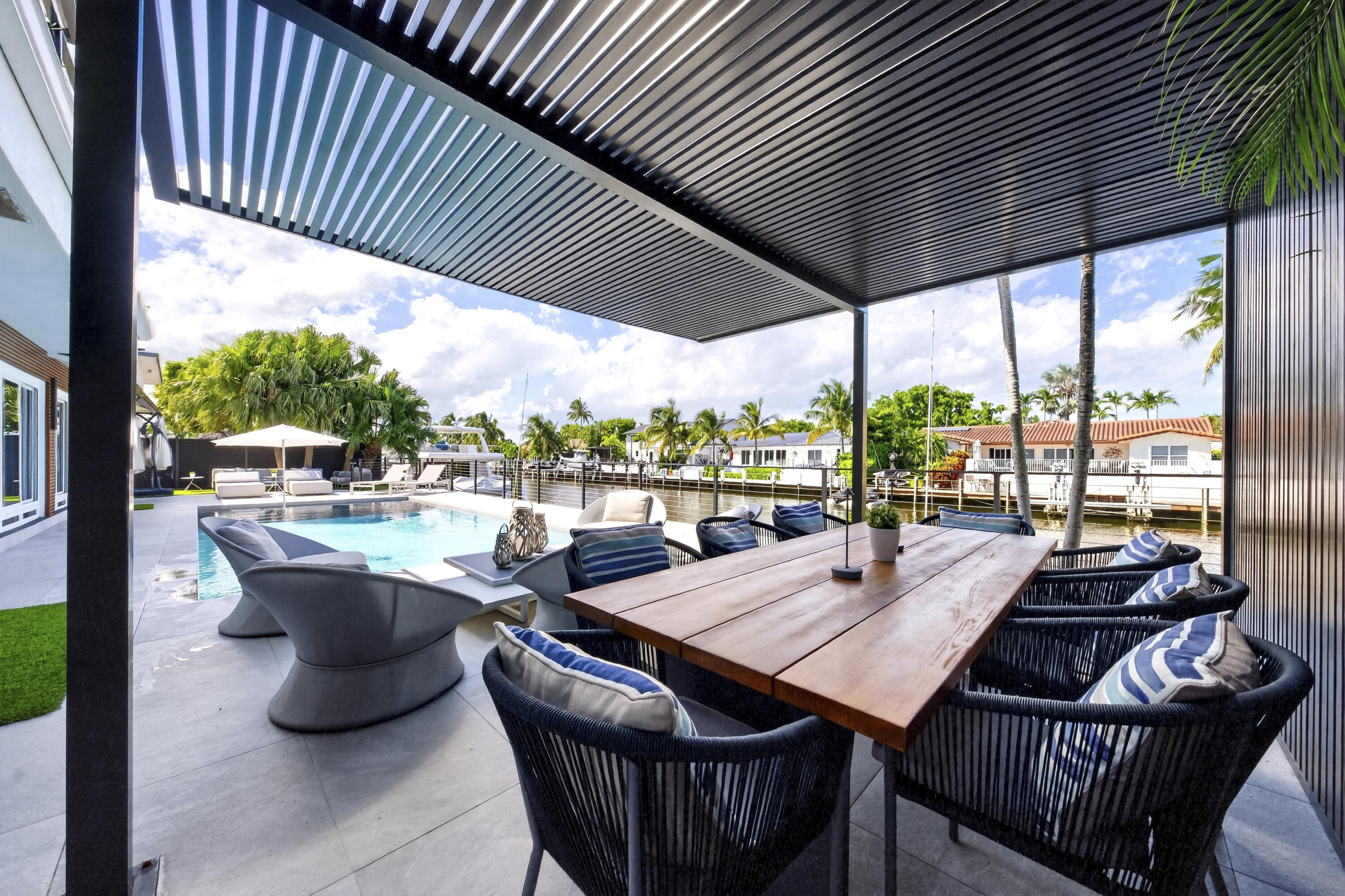 11 Castle Harbor Isle Drive