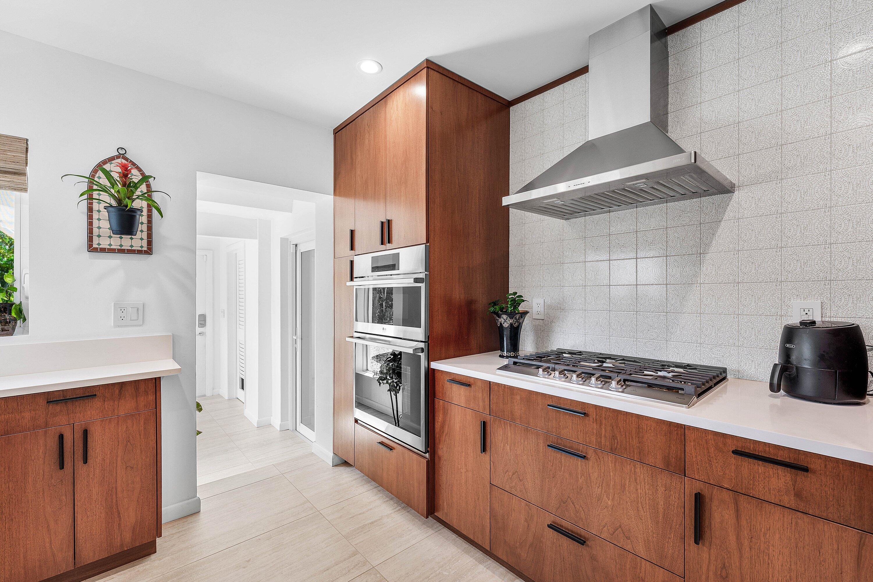 545 NW 7th Street