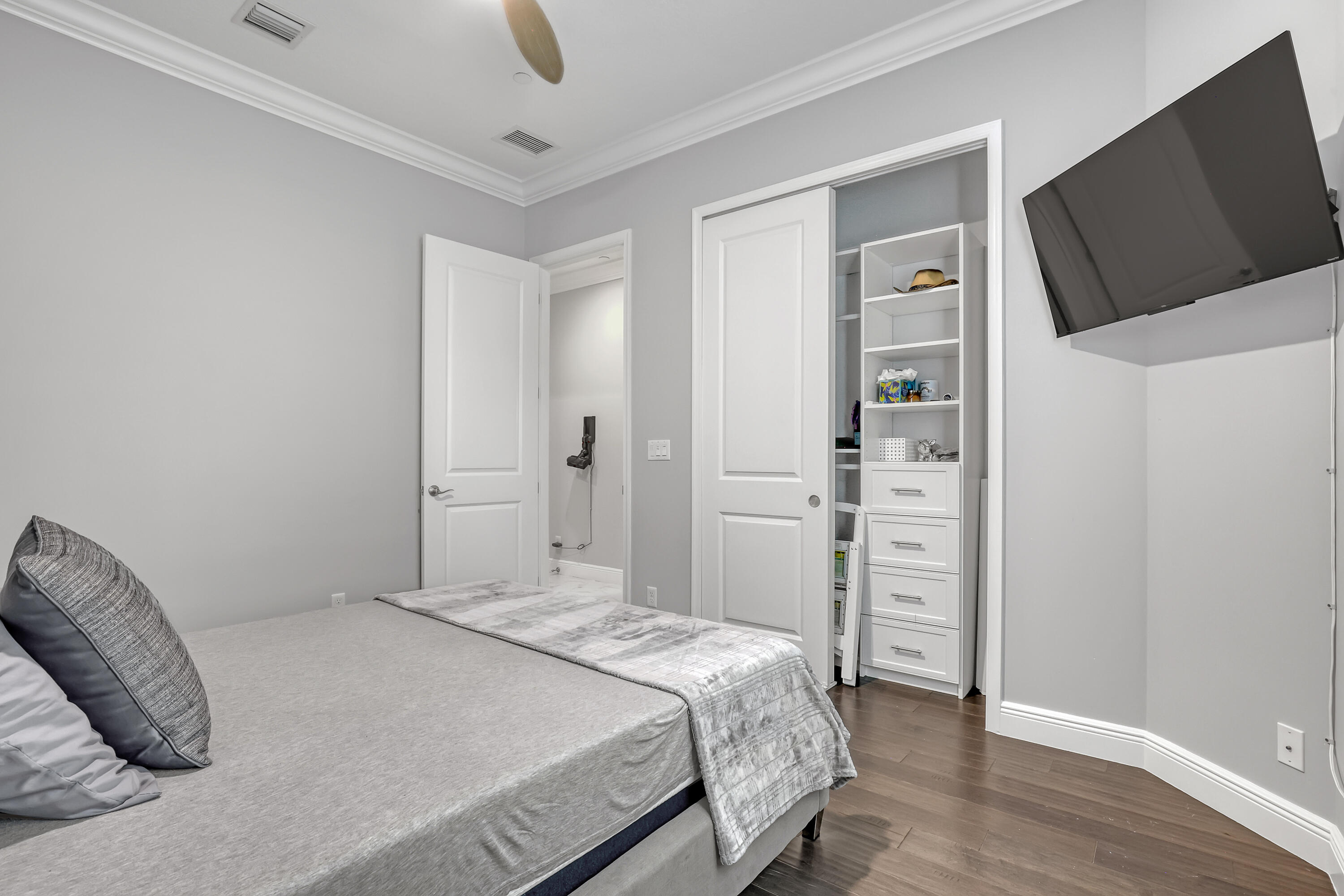 175 Tresana Boulevard 137
