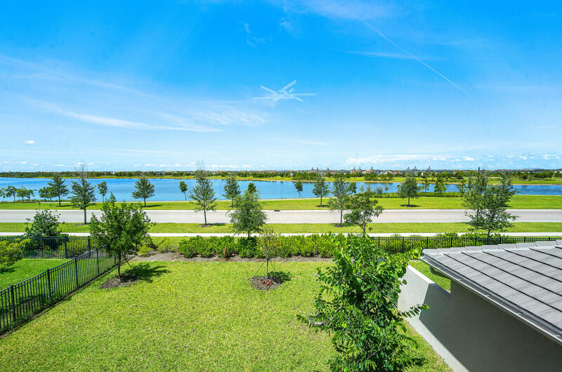 19552 BROAD SHORE Walk