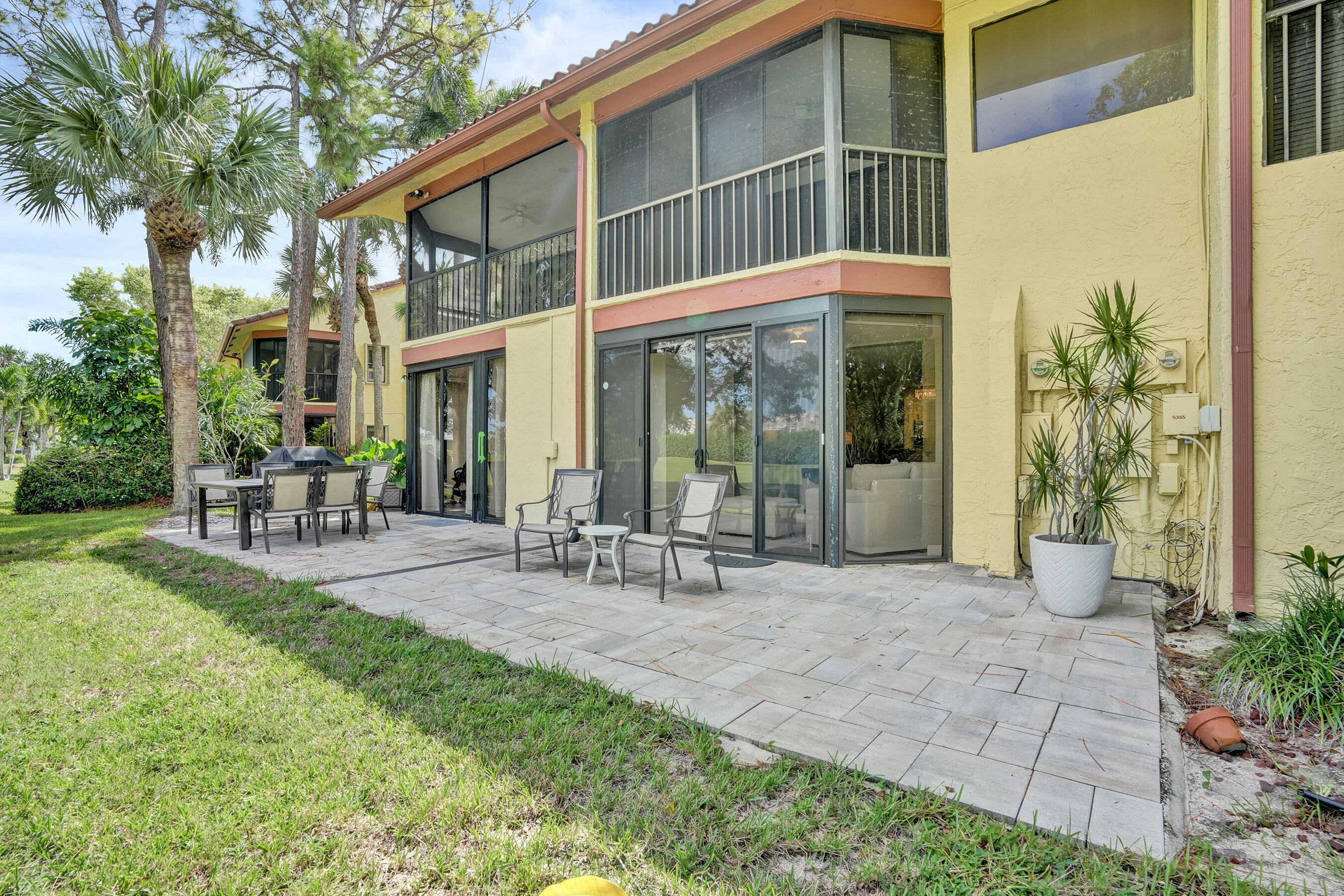 5355 10th Fairway Drive 2