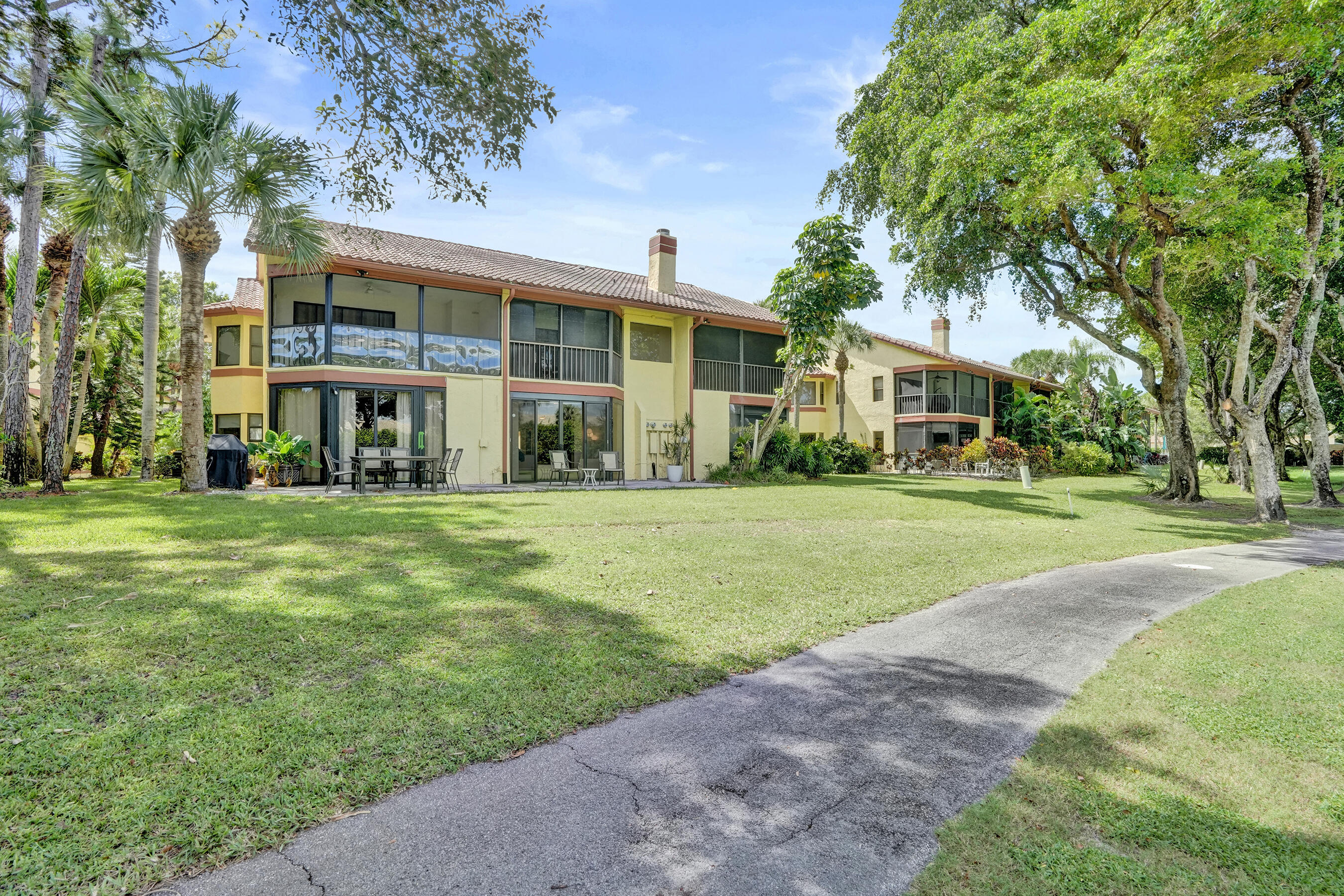 5355 10th Fairway Drive 2