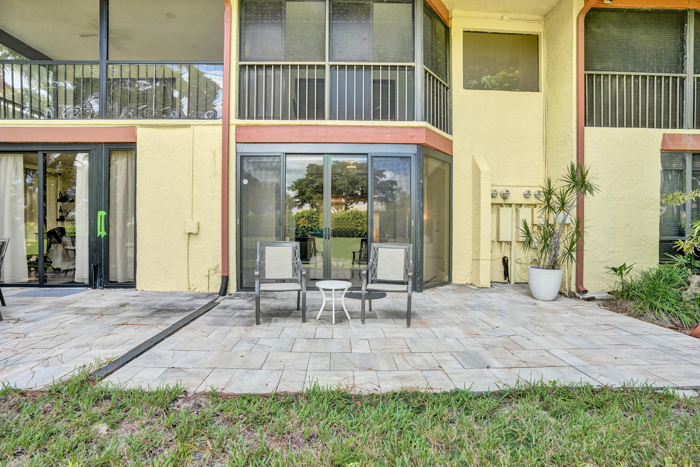 5355 10th Fairway Drive 2