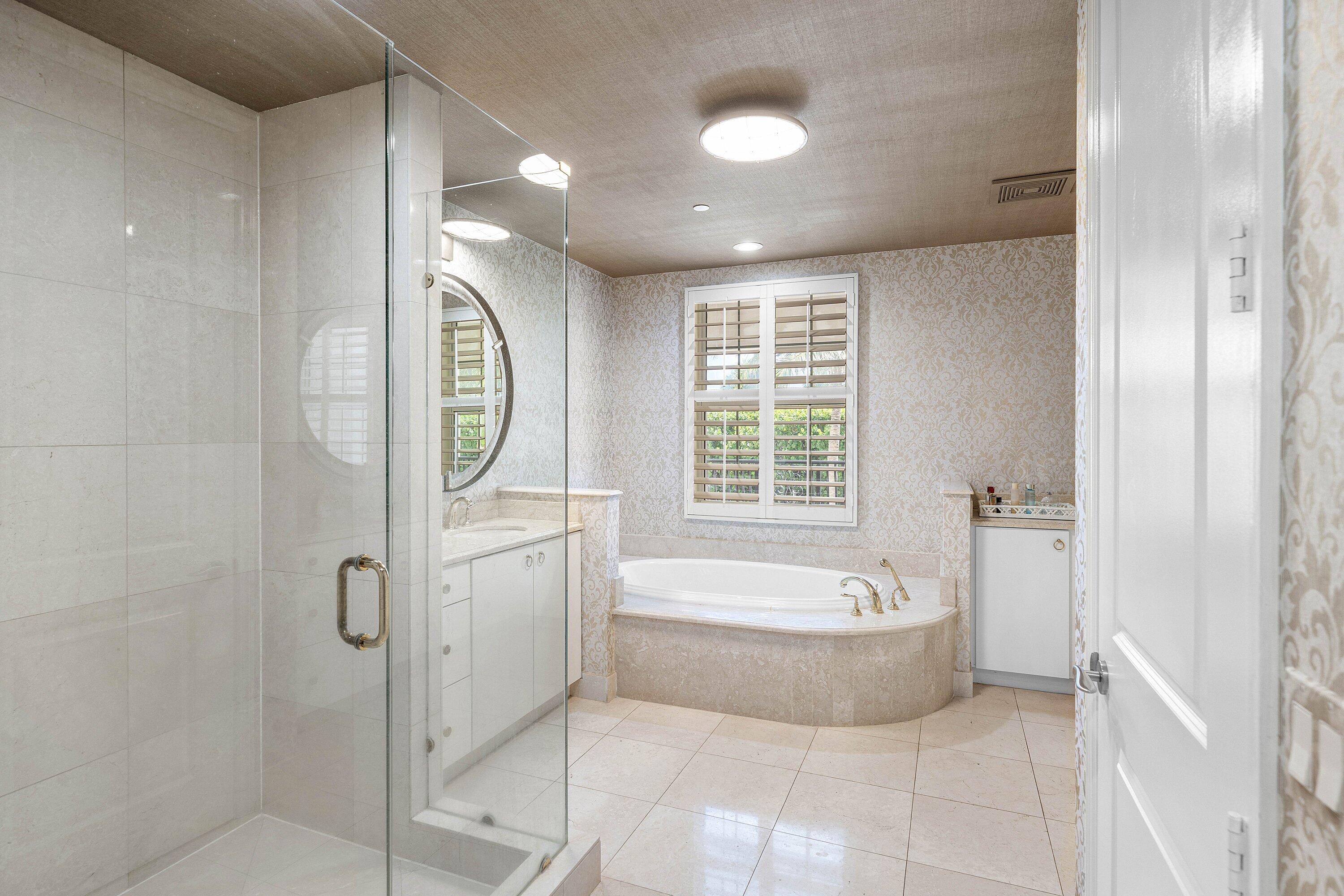 1 N OCEAN Boulevard 207