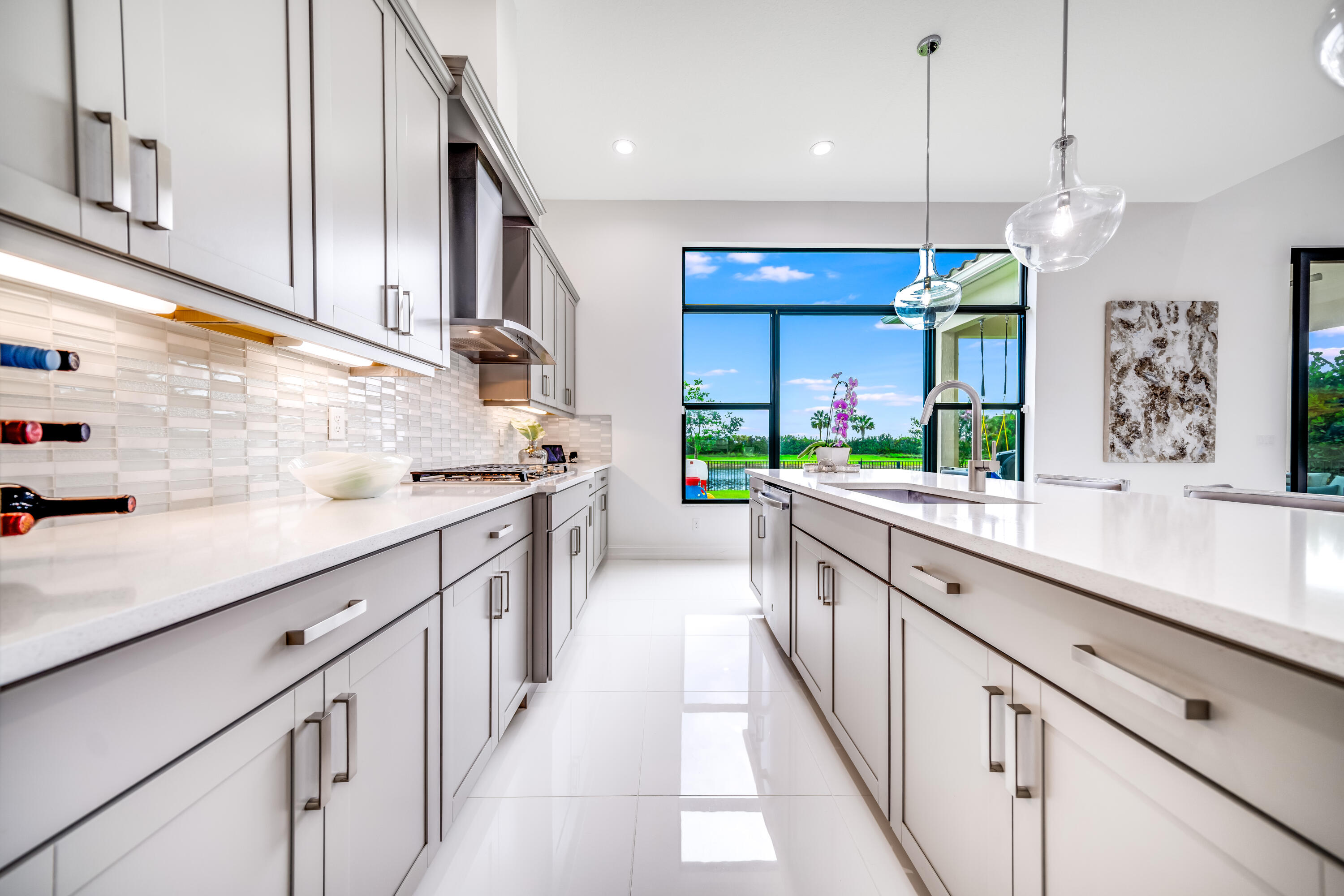 8635 GRAND PRIX Lane