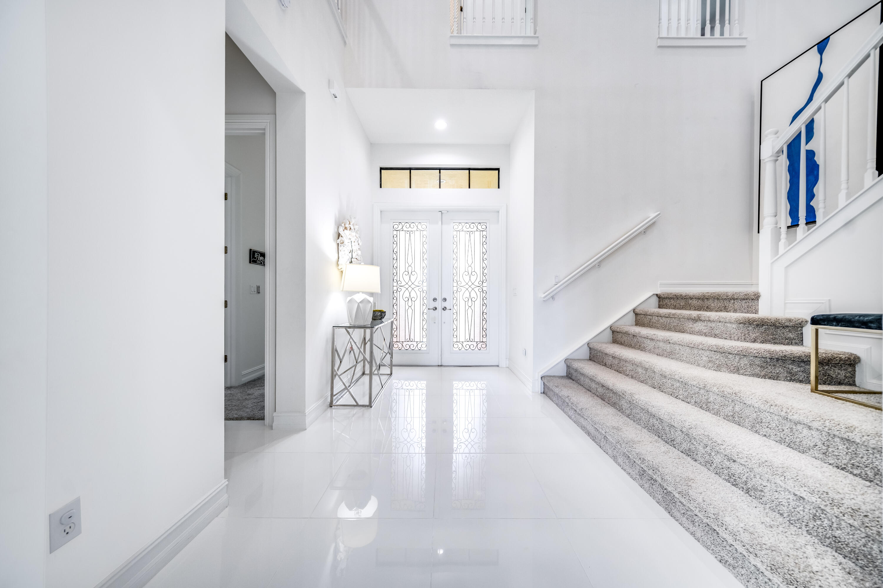 8635 GRAND PRIX Lane