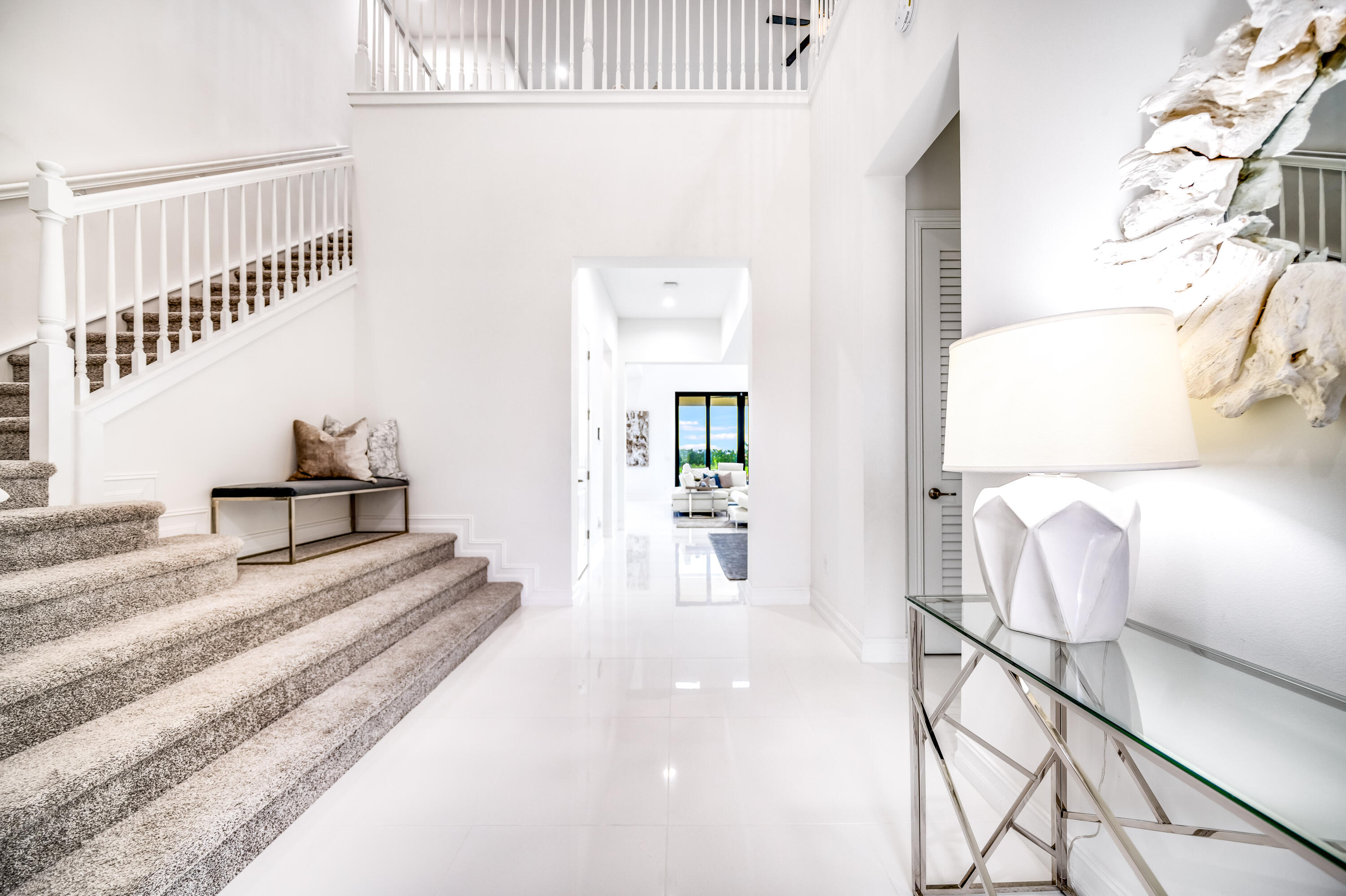 8635 GRAND PRIX Lane