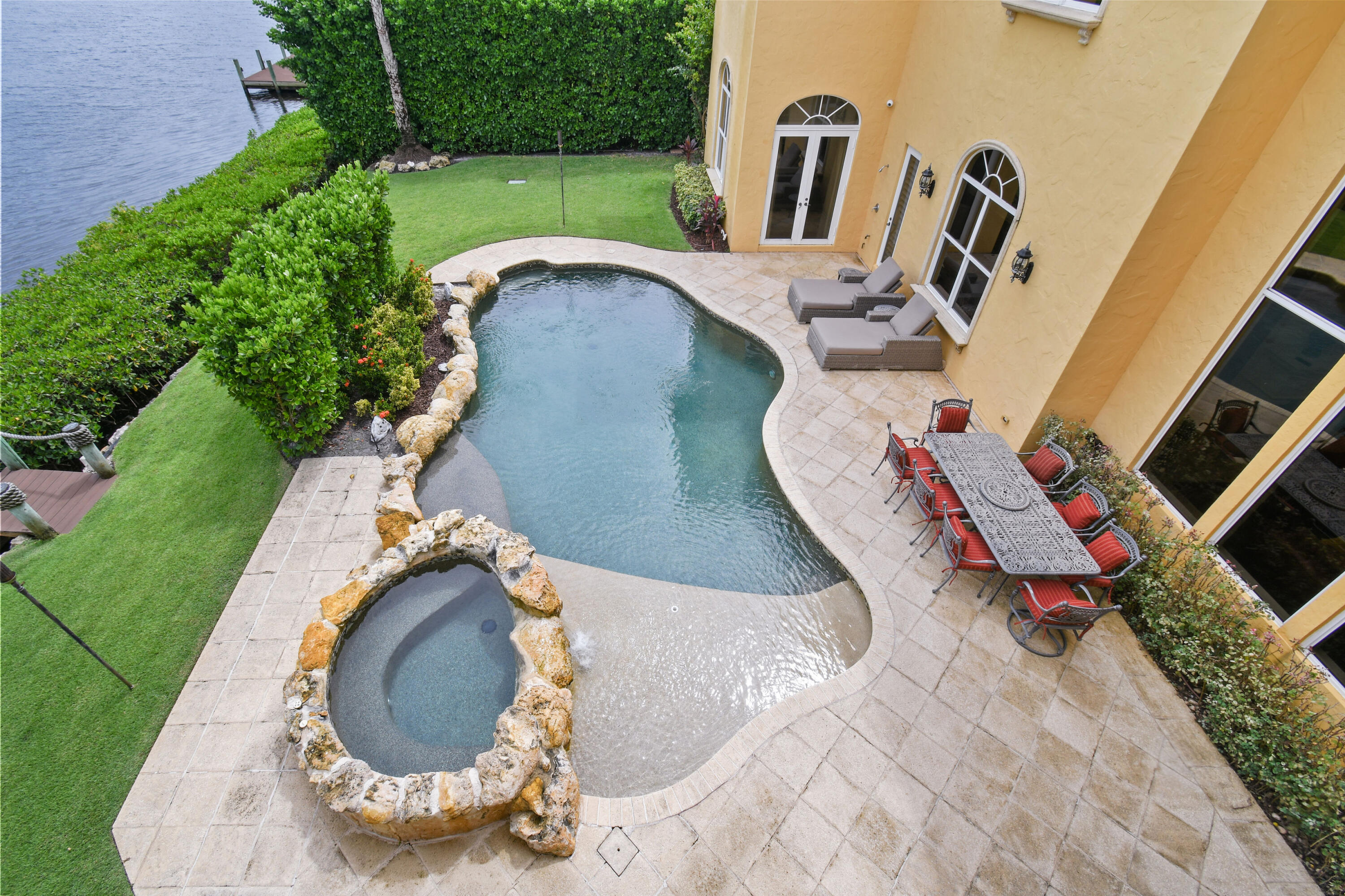 18519 SE Palm Island Lane