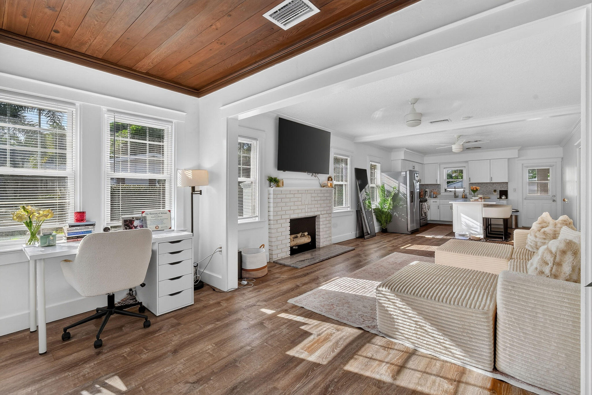 415 Greenbriar Drive